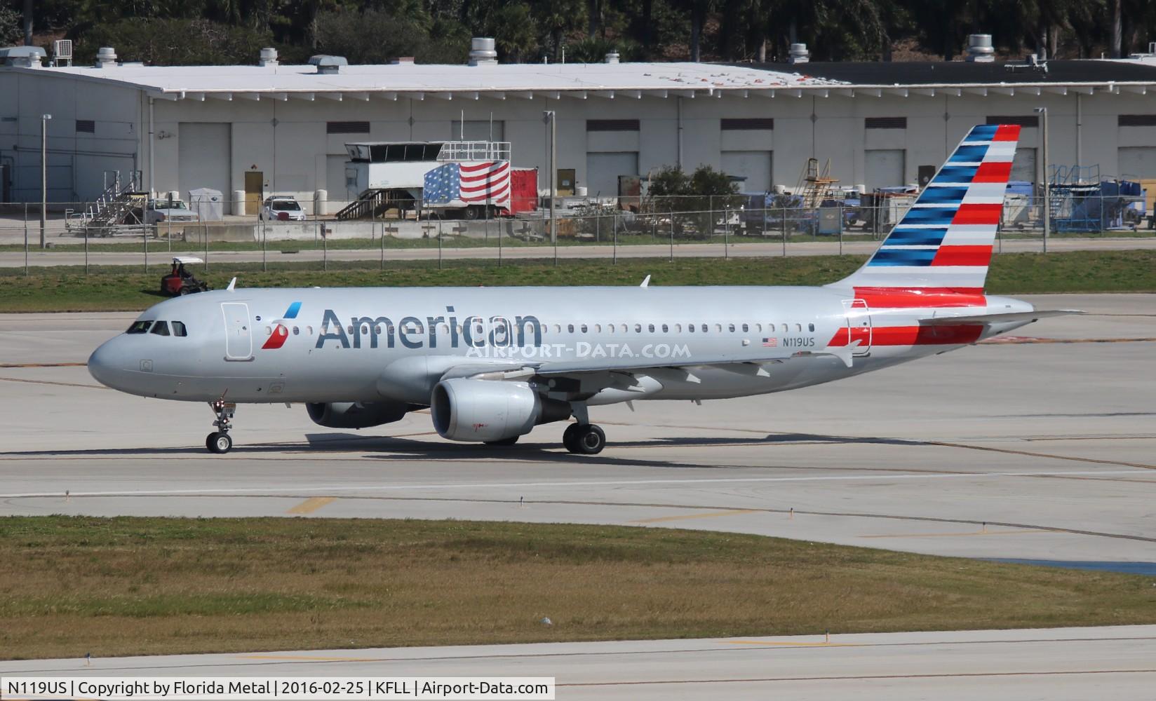 N119US, 2000 Airbus A320-214 C/N 1268, AAL A320 zx
