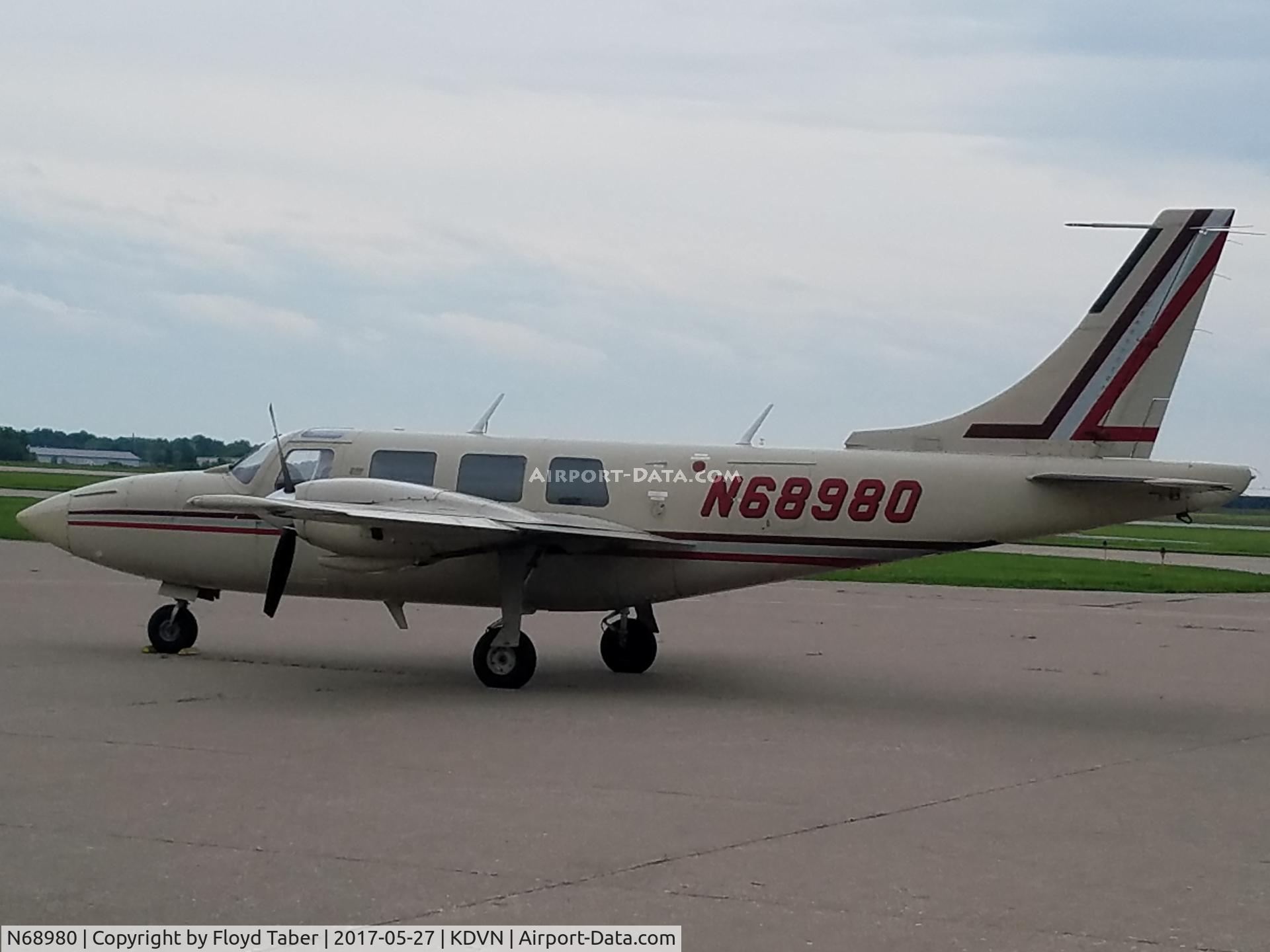 N68980, 1982 Piper PA-60-602P Aerostar C/N 60-8265012, REVV Aviation Ramp