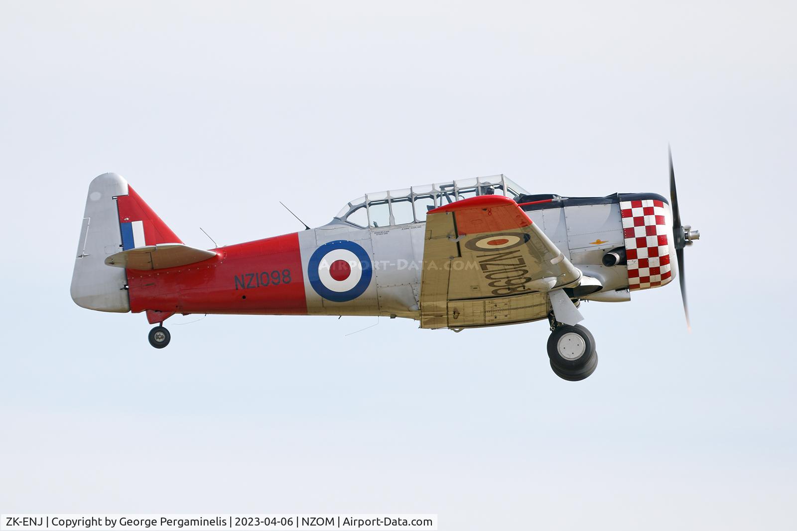 ZK-ENJ, North American AT-6D Harvard II C/N 88-17010, Classic Fighters Airshow 2023.