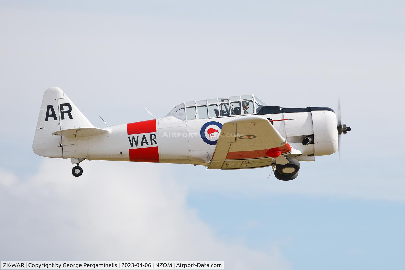 ZK-WAR, North American AT-6D Harvard III C/N 88-16506 (42-84725), Classic Fighters Airshow 2023.