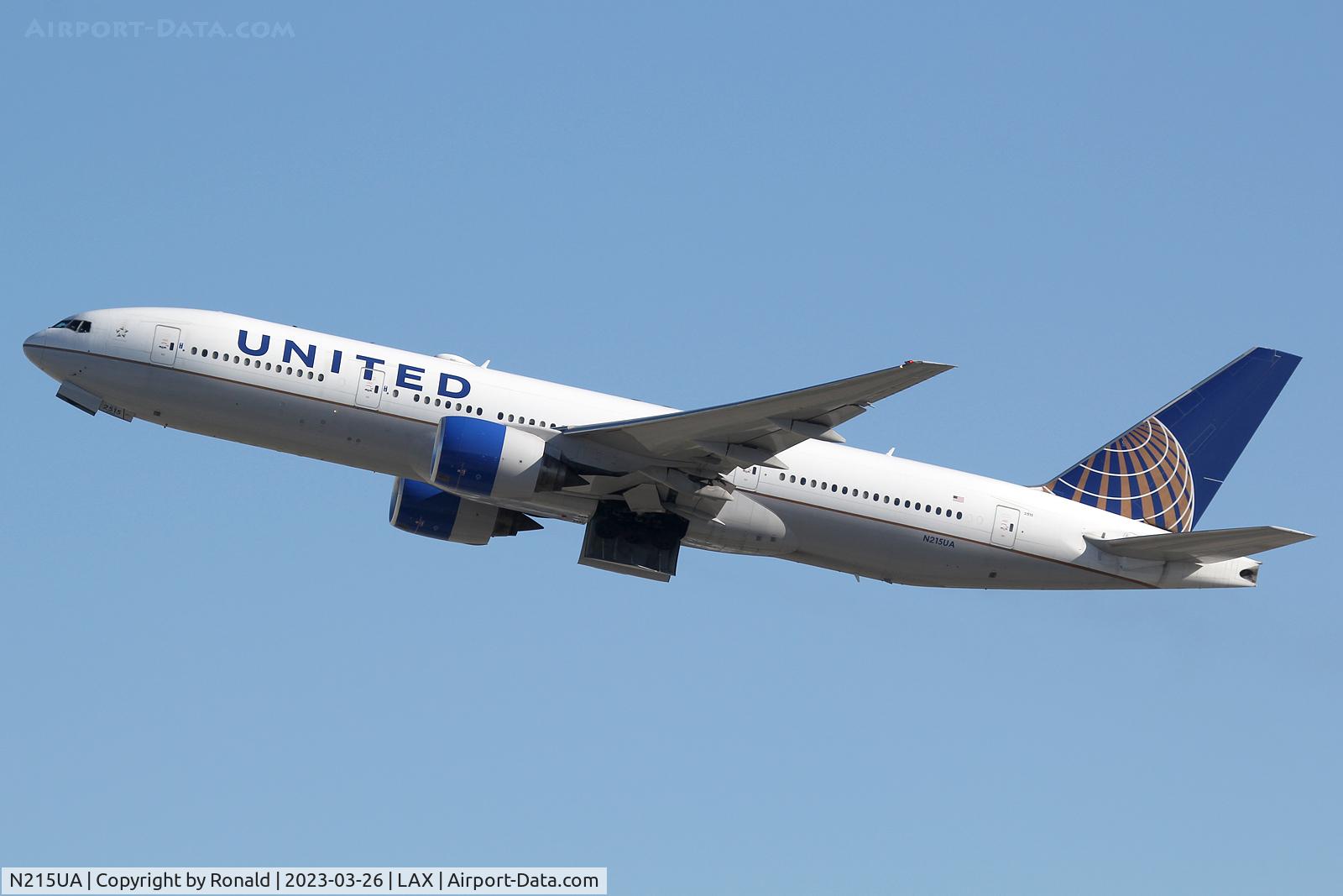 N215UA, 2000 Boeing 777-222 C/N 30221, at lax