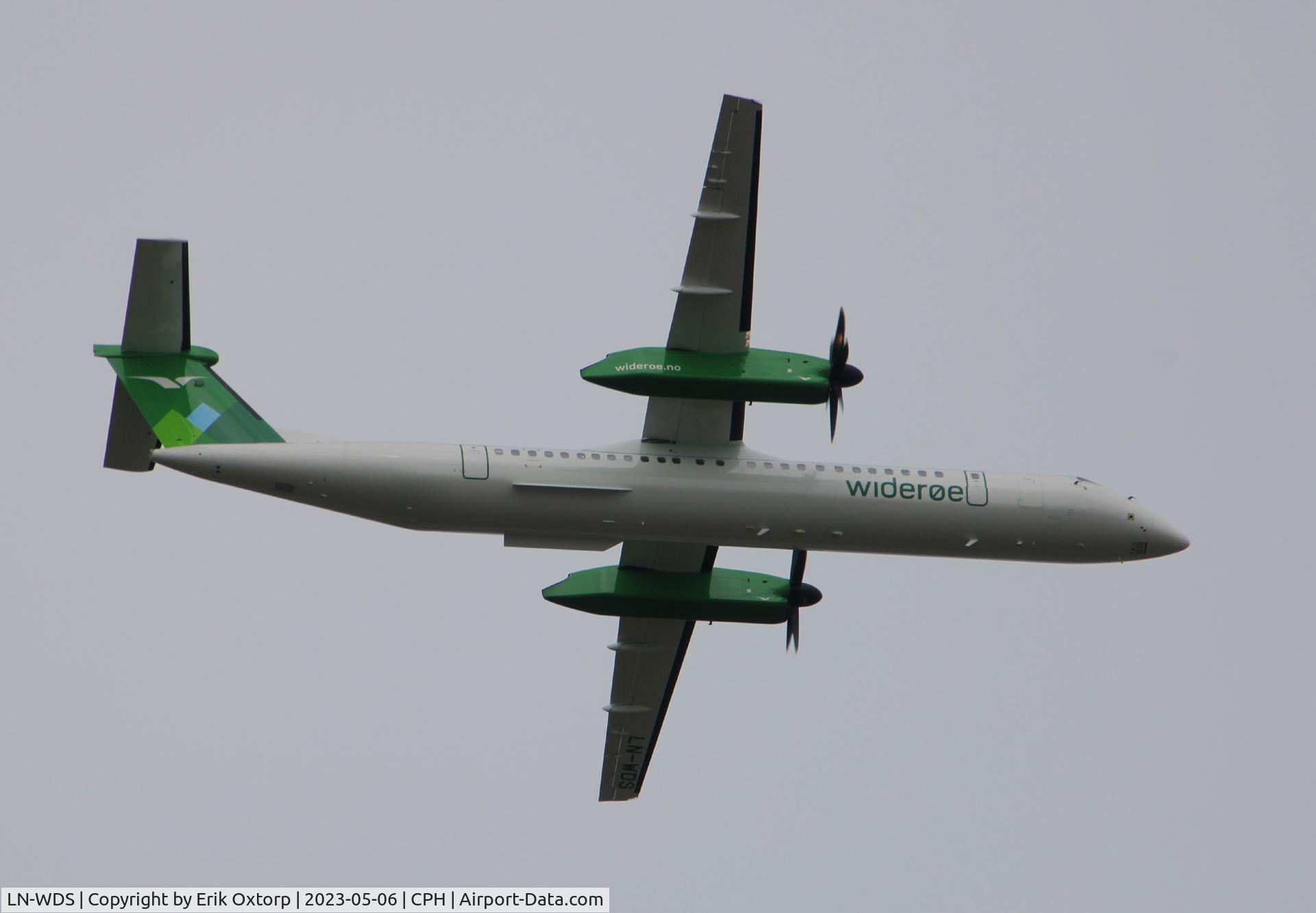 LN-WDS, 2013 De Havilland Canada DHC-8-402Q Dash 8 C/N 4448, LN-WDS taking off rw 04R