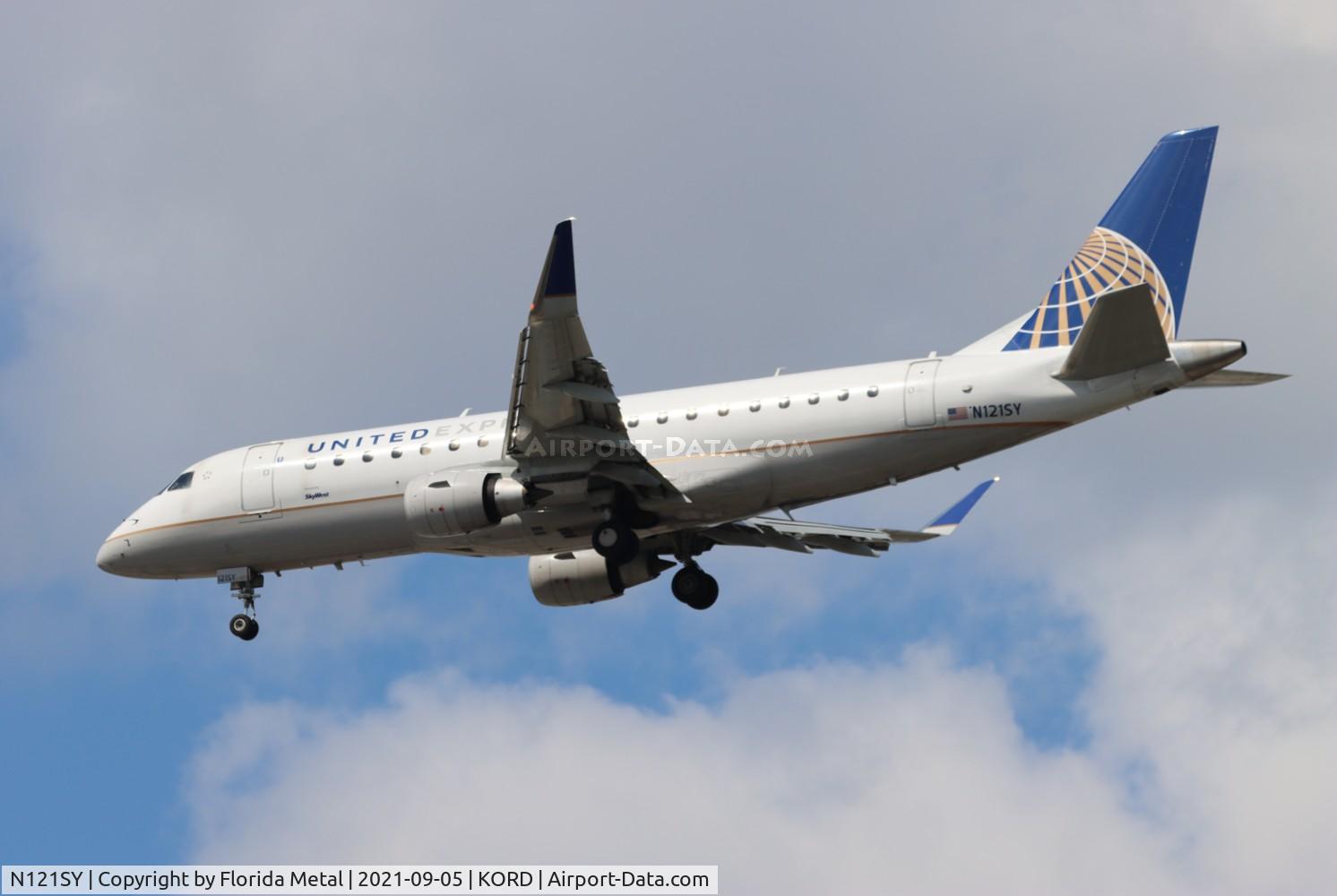 N121SY, 2014 Embraer 175LR (ERJ-170-200LR) C/N 17000430, SKW/UE E175 zx