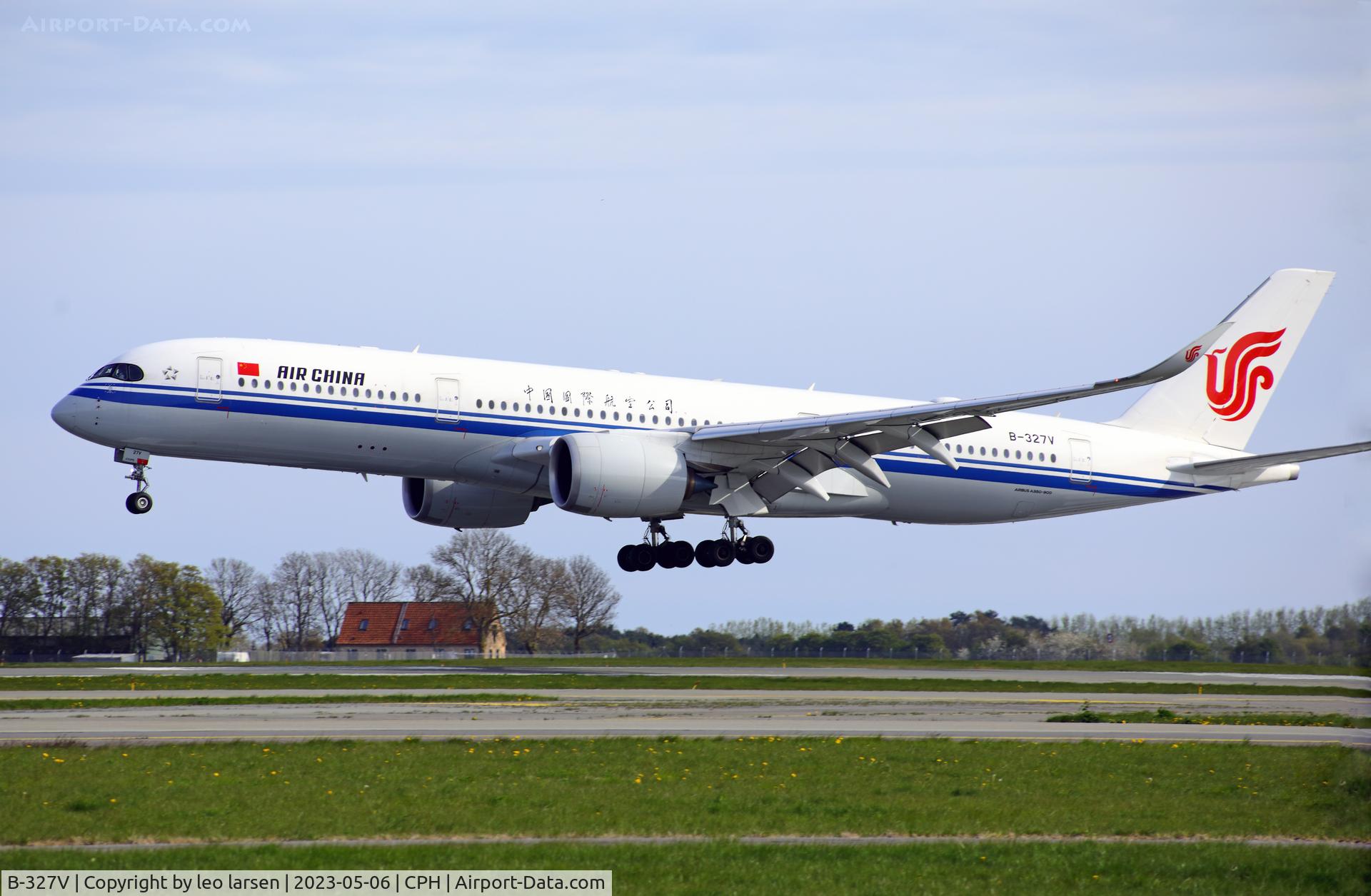 B-327V, 2022 Airbus A350-941 C/N 528, Copenhagen 6.5.2023