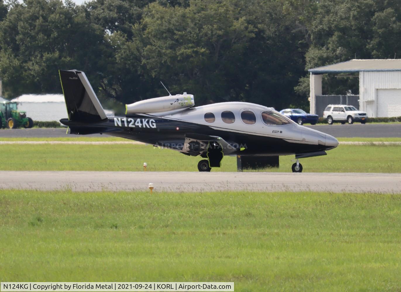 N124KG, 2019 Cirrus SF50 C/N 152, ORL zx
