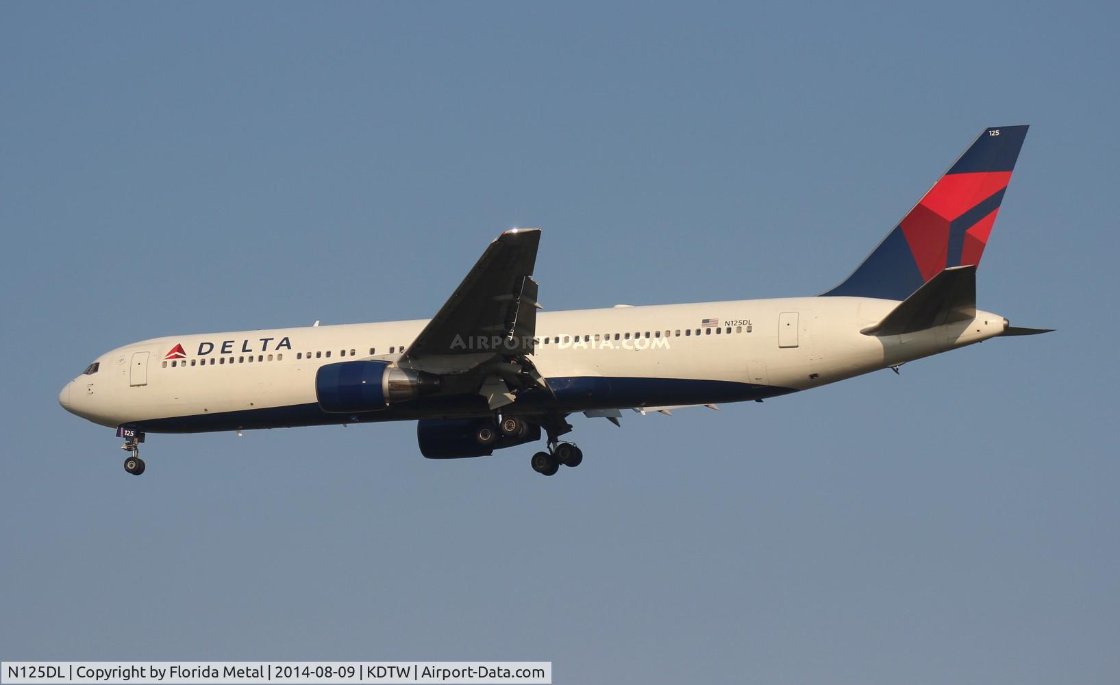 N125DL, 1988 Boeing 767-332 C/N 24075, DAL 763 zx