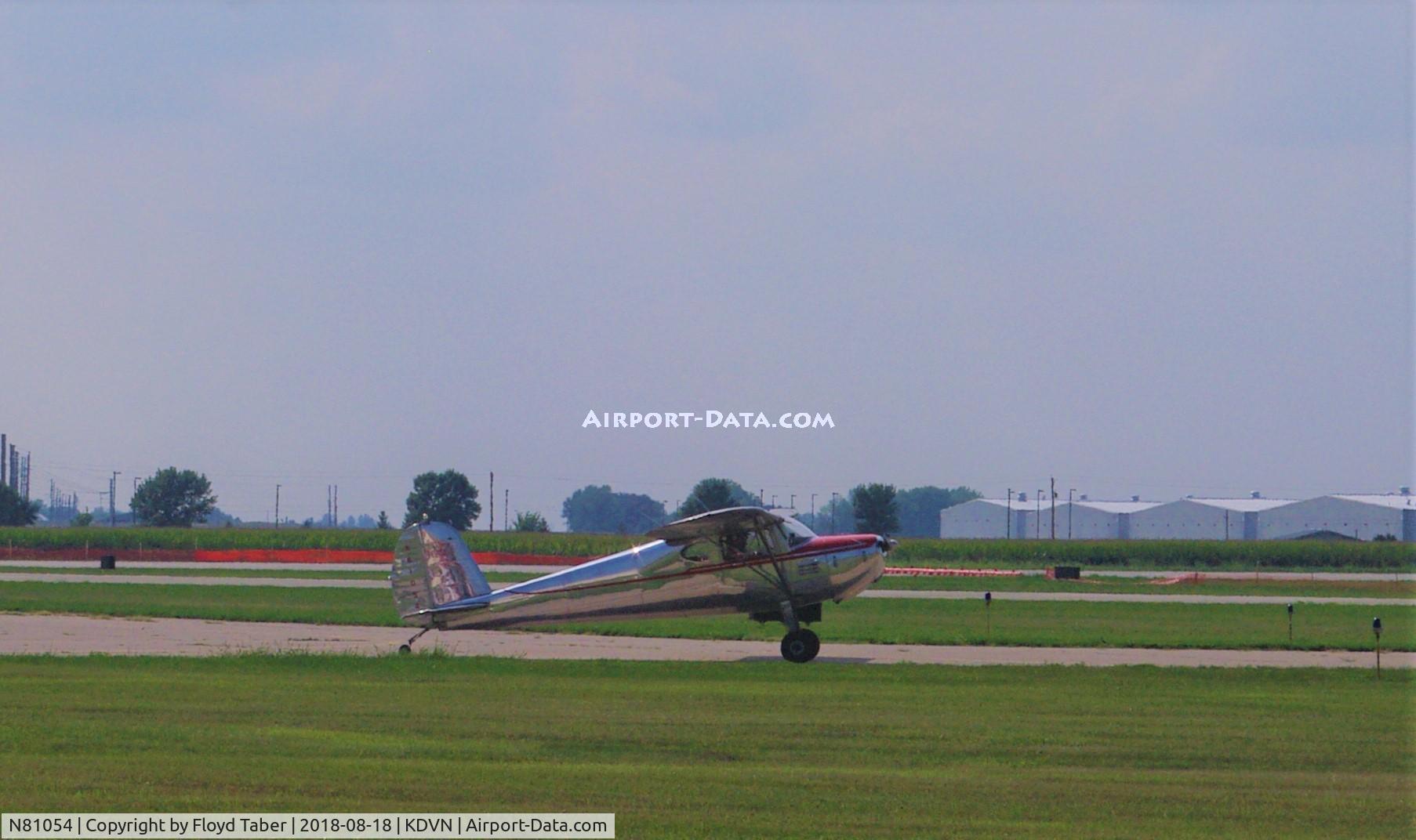 N81054, 1946 Cessna 140 C/N 10344, Departing KDVN