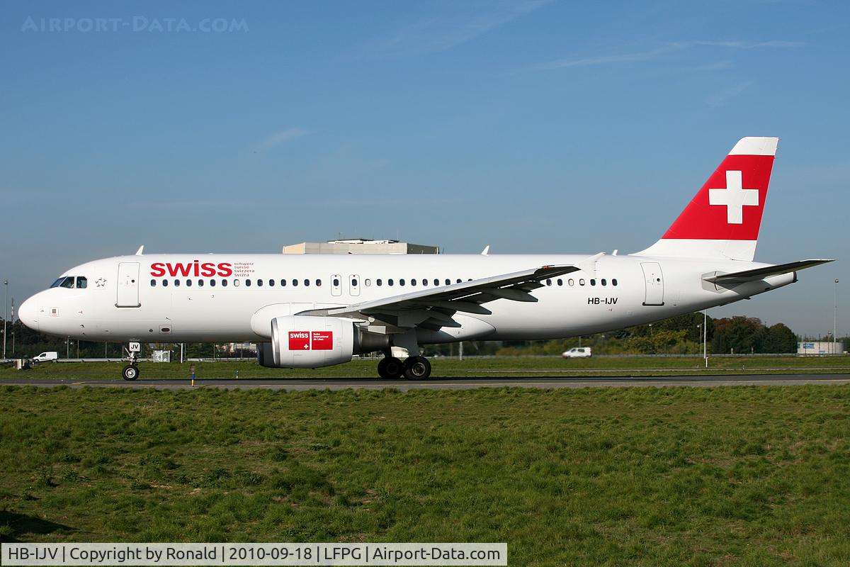 HB-IJV, 2003 Airbus A320-214 C/N 2024, at cdg