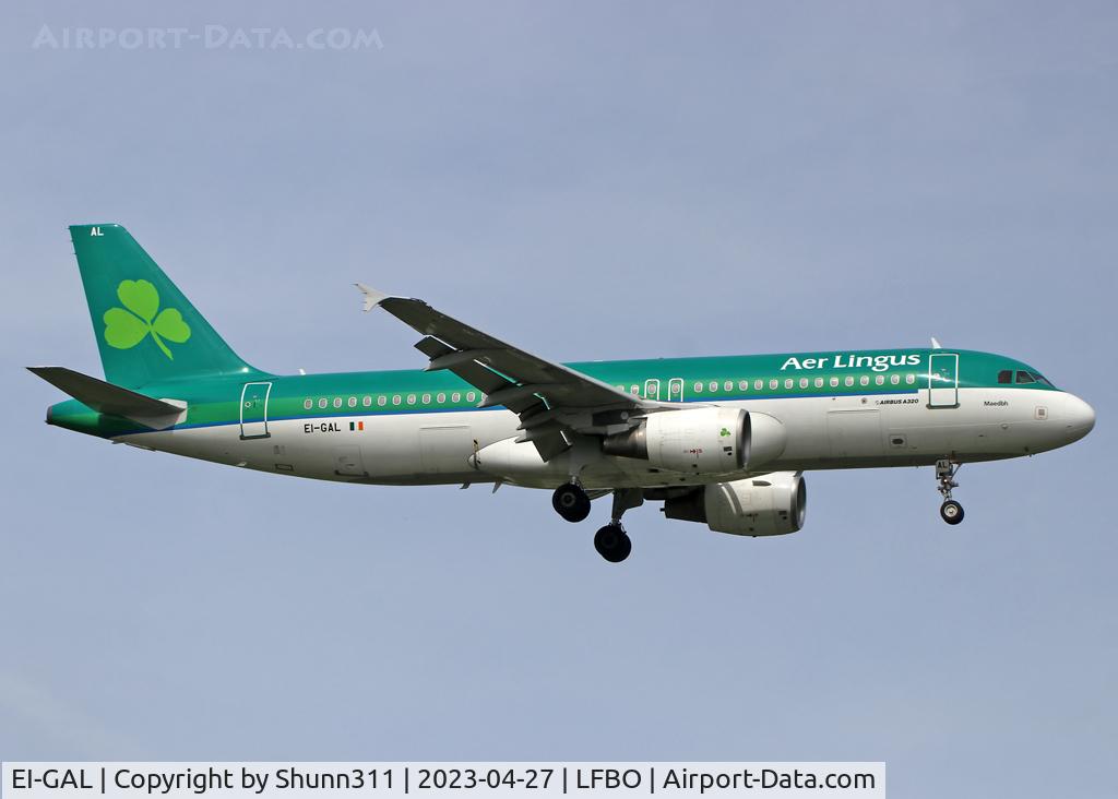 EI-GAL, 2009 Airbus A320-214 C/N 3789, Landing rwy 14R in old c/s