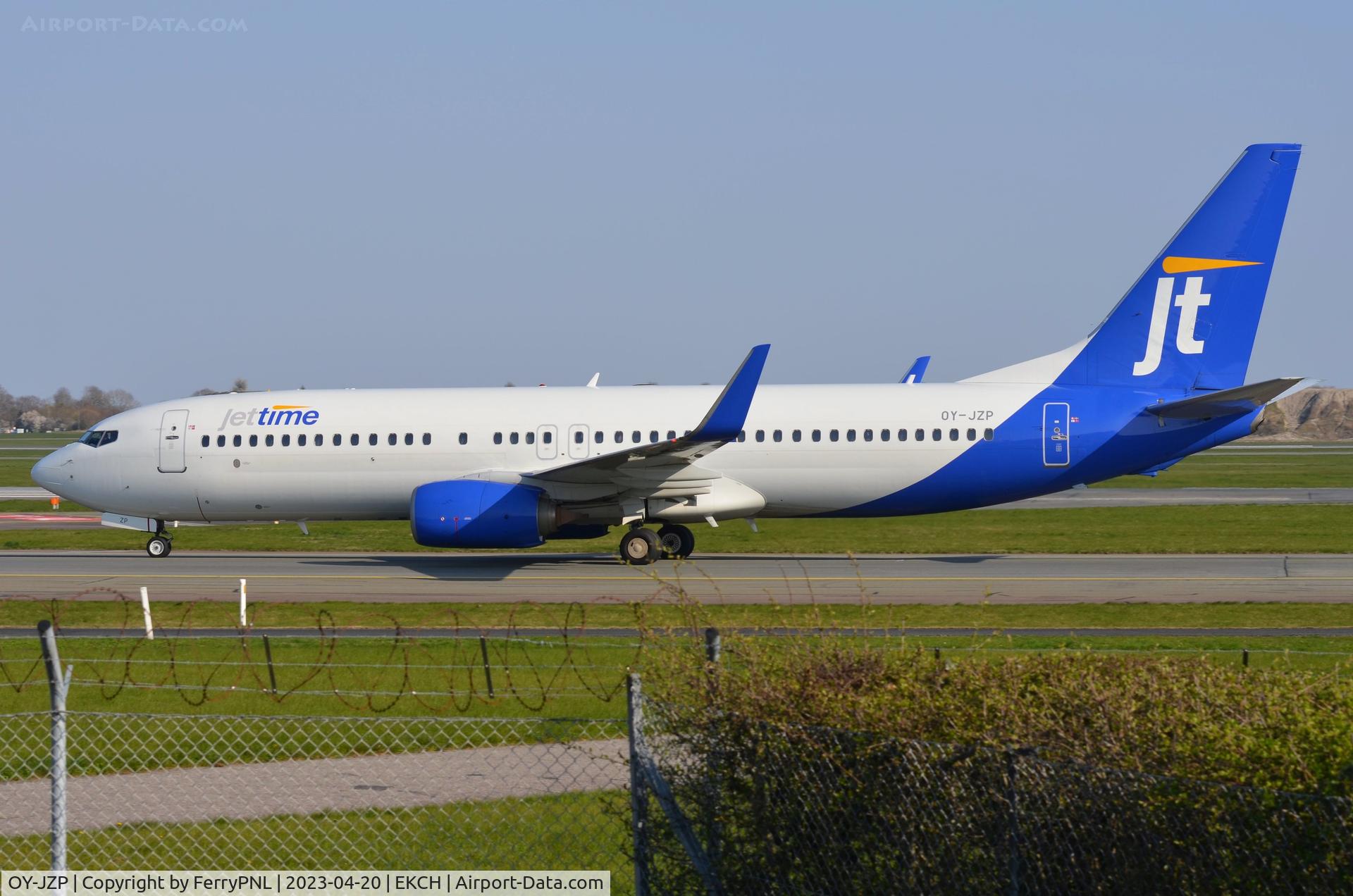 OY-JZP, 2011 Boeing 737-8U3 C/N 38071, Jettime B738