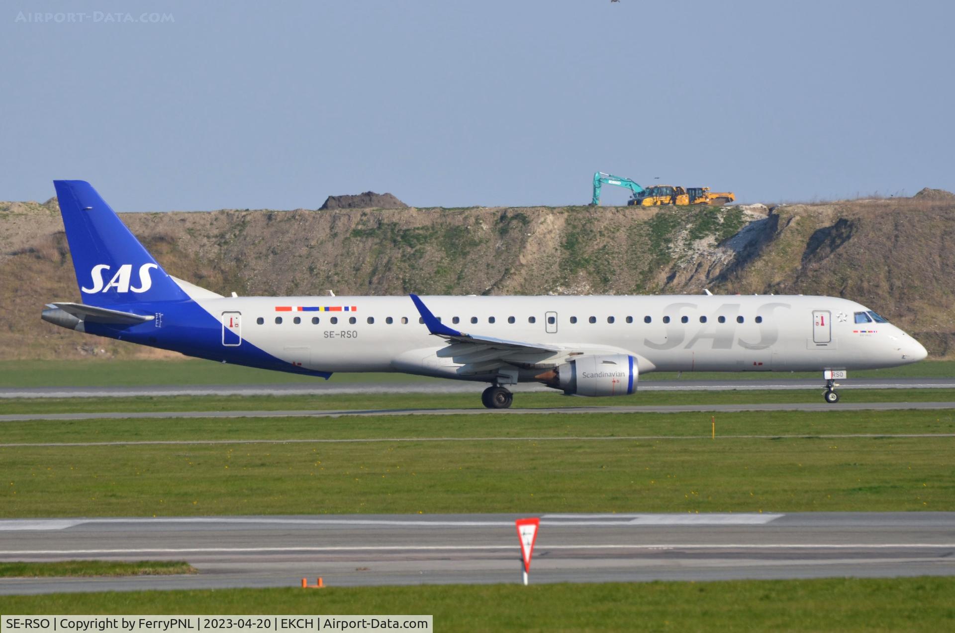 SE-RSO, 2008 Embraer 195LR (ERJ-190-200LR) C/N 19000168, SAS ERJ195 taxying to the runway