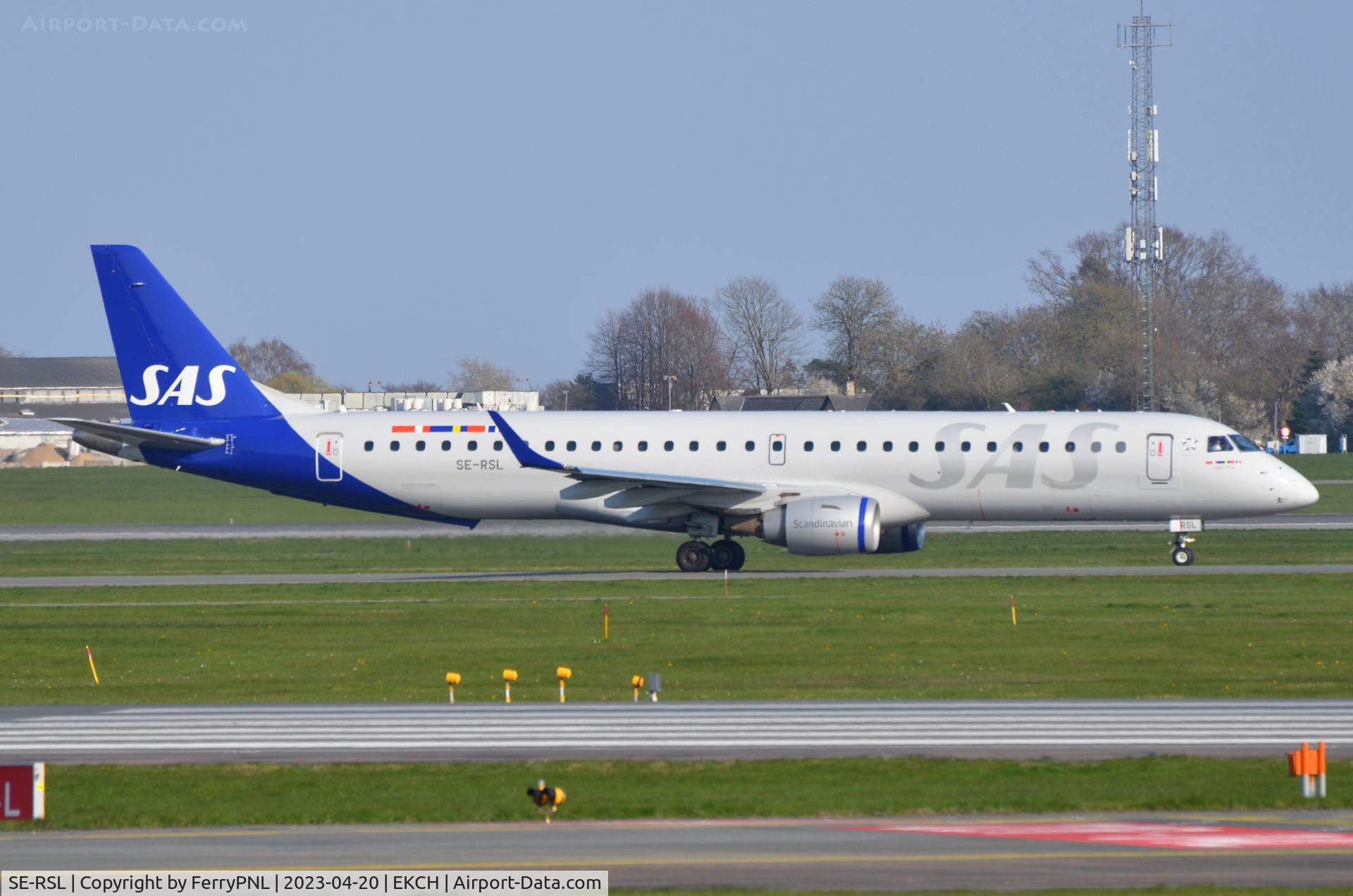 SE-RSL, 2007 Embraer 195LR (ERJ-190-200LR) C/N 1900128, SAS ERJ195 departing