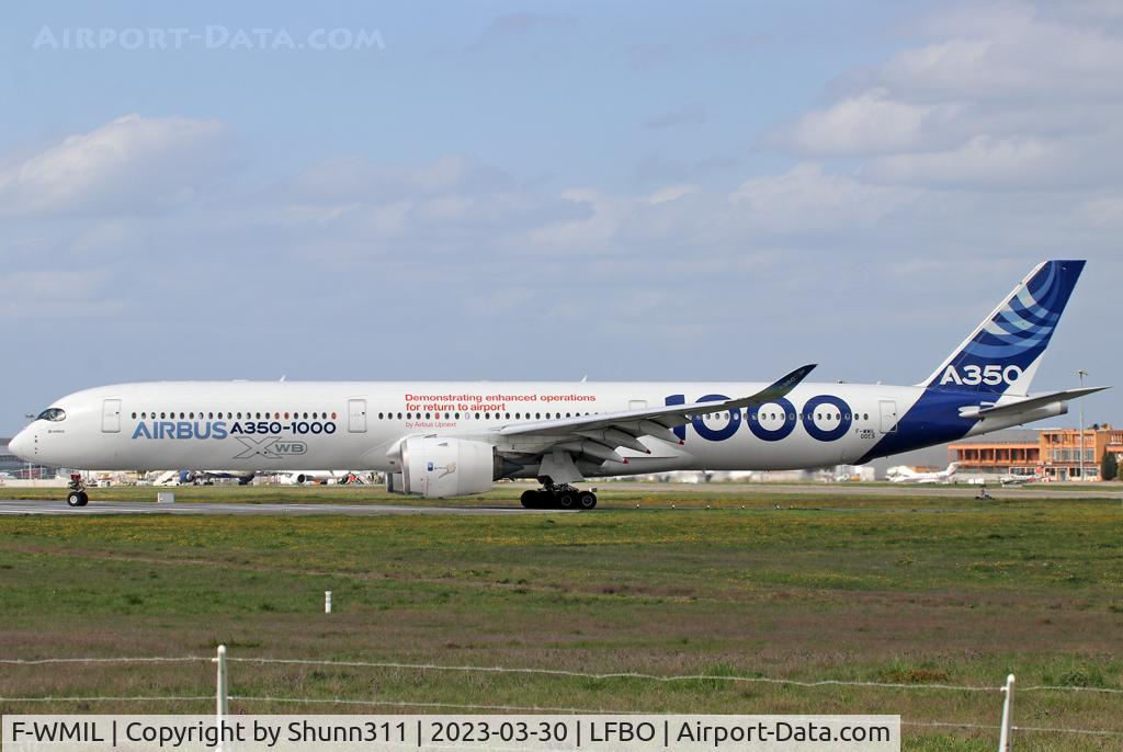 F-WMIL, 2016 Airbus A350-1041 C/N 059, Lining up rwy 32R with additional 'Demonstrating enhanced operations for return to airport' titles