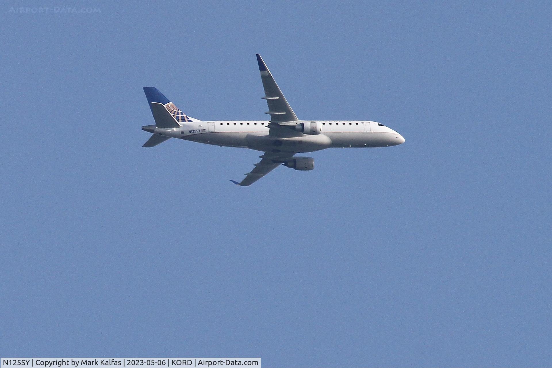 N125SY, 2014 Embraer 175LR (ERJ-170-200LR) C/N 17000440, SkyWest/United Express Embraer 175LR, N125SY operating as UA4766 from CHS to ORD, arriving at ORD