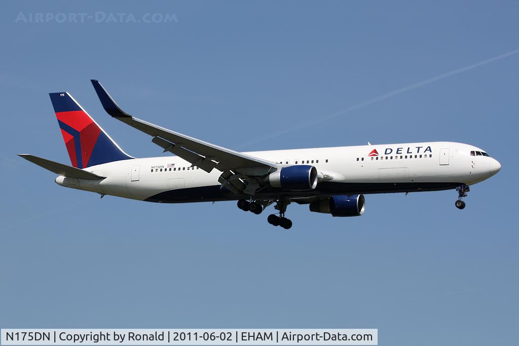 N175DN, 1990 Boeing 767-332 C/N 24803, at spl