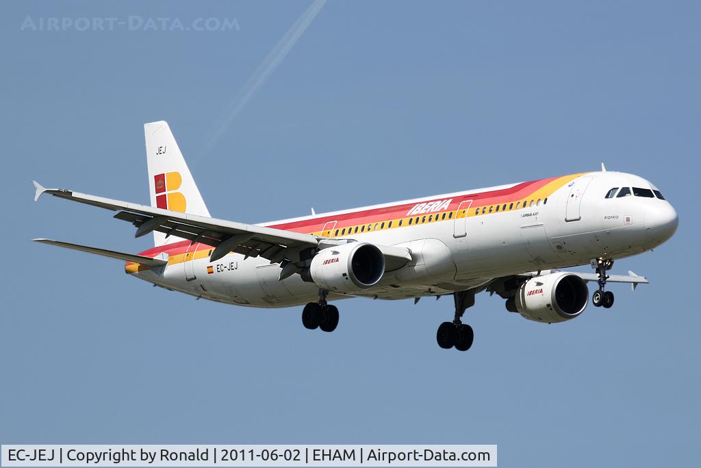 EC-JEJ, 2005 Airbus A321-211 C/N 2381, at spl