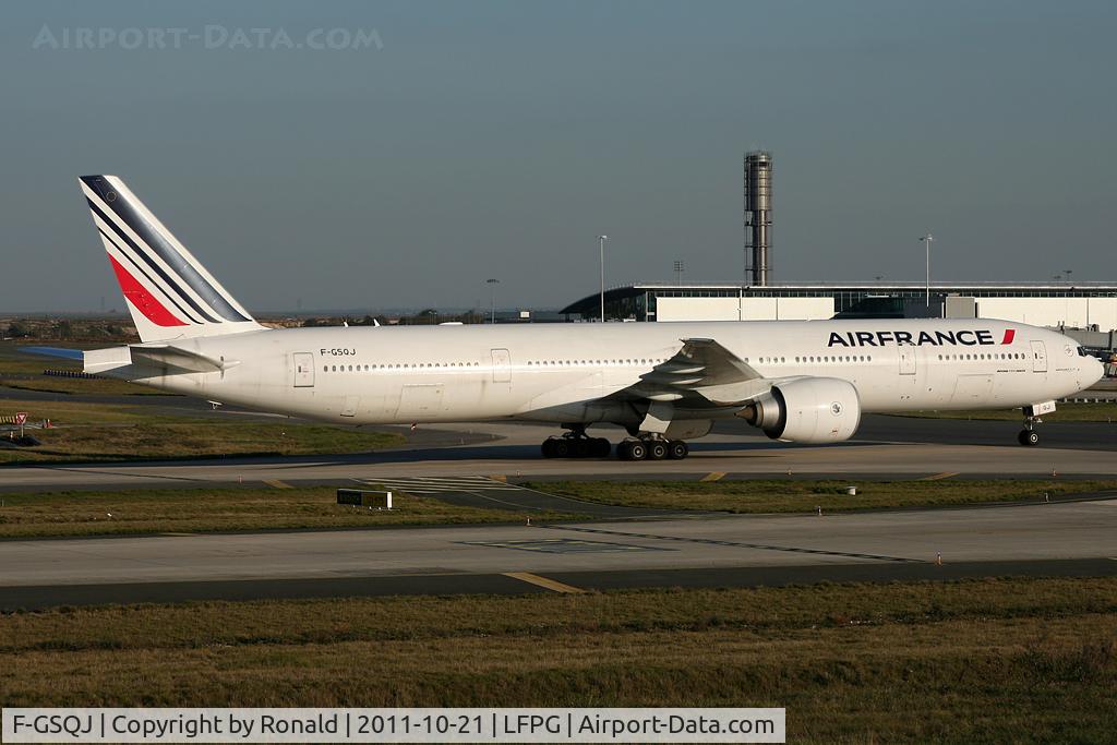 F-GSQJ, 2005 Boeing 777-328/ER C/N 32852, at cdg