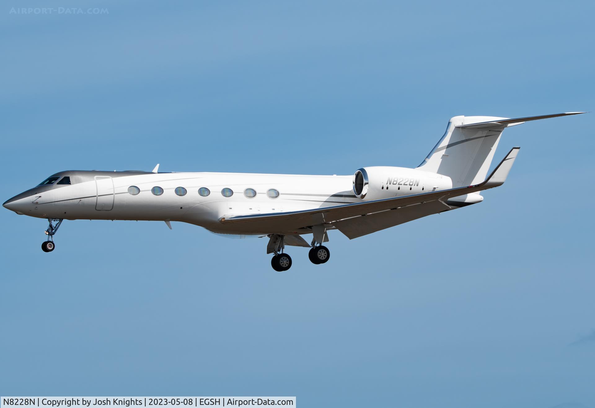 N8228N, 2004 Gulfstream G550 C/N 5057, Arriving from Sugar Land Regional Airport.