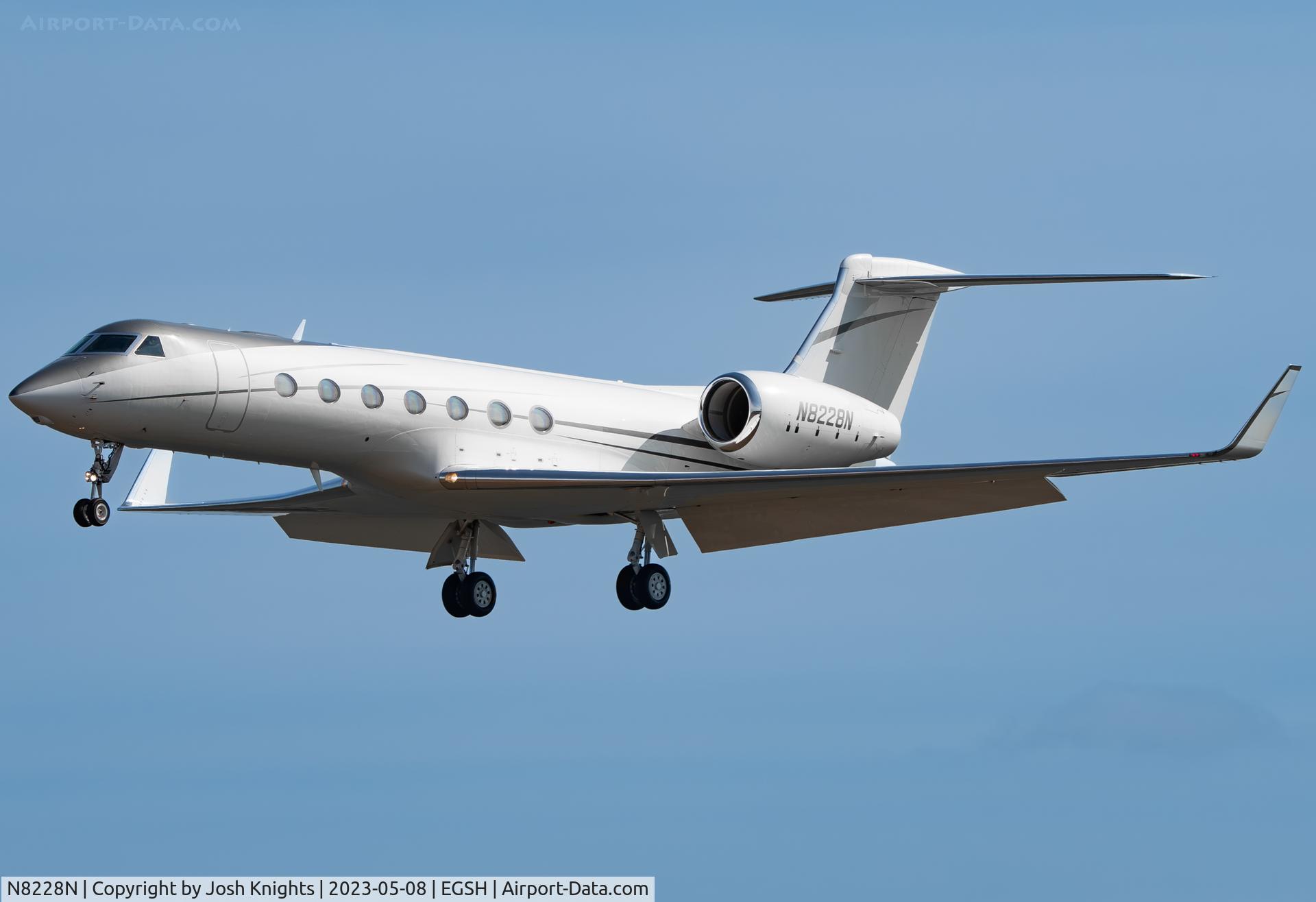 N8228N, 2004 Gulfstream G550 C/N 5057, Arriving from Sugar Land Regional Airport.