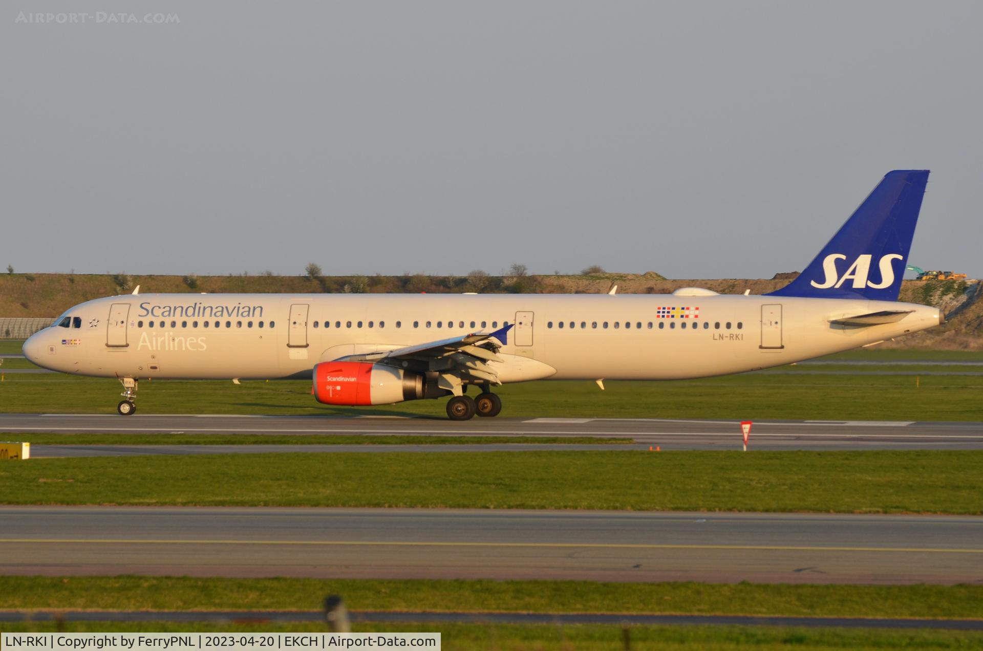 LN-RKI, 2002 Airbus A321-232 C/N 1817, SAS A321 parading in the evening sun