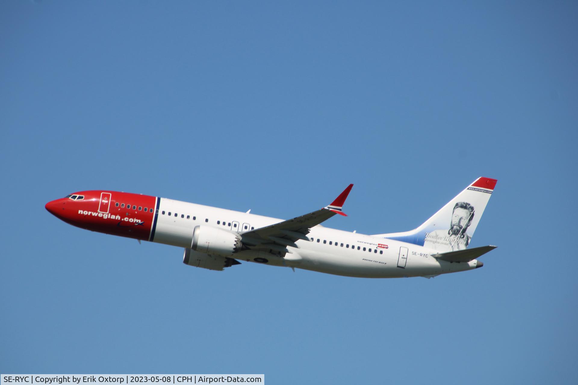 SE-RYC, 2018 Boeing 737-8 MAX C/N 63971, SE-RYC taking off rw 22R