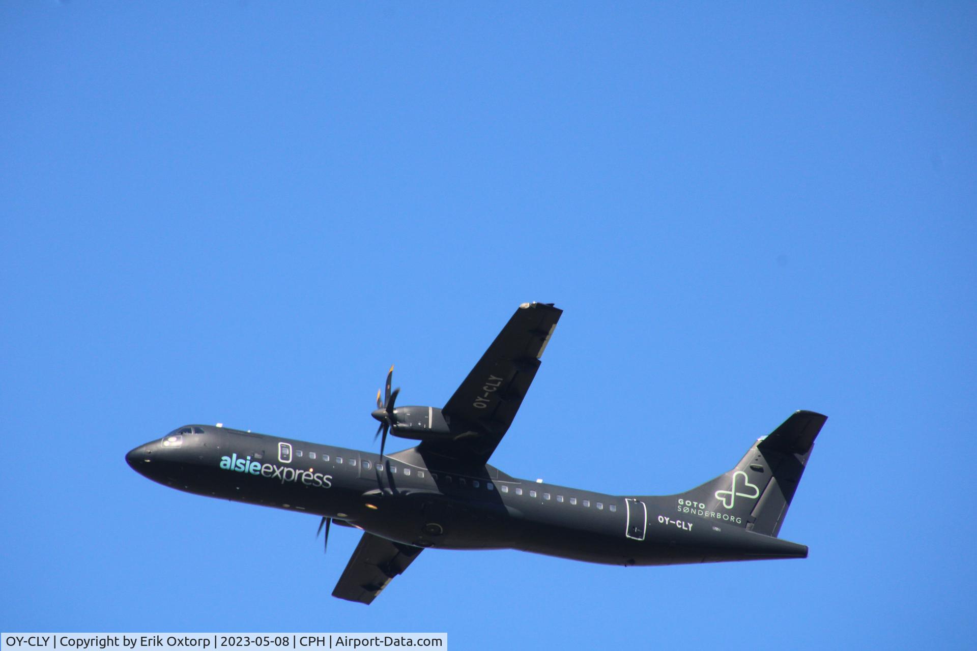 OY-CLY, 2008 ATR 72-212A C/N 799, OY-CLY taking off rw 22R