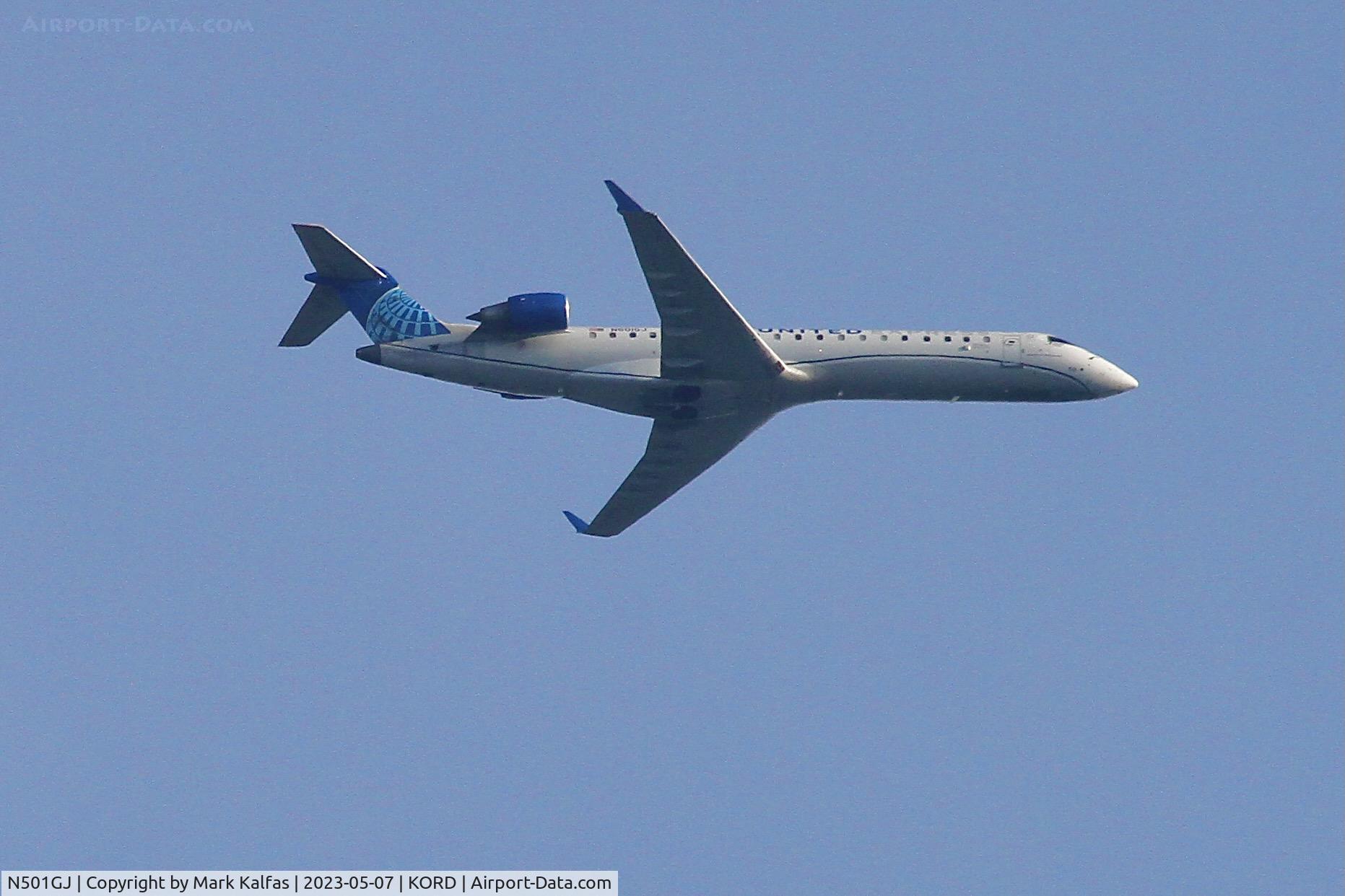 N501GJ, 2001 Bombardier CRJ-550 (CL-600-2C11) C/N 10005, GoJet/United Express N501GJ CRJ7/CRJ550, operating as GJS4423 from DCA to ORD, on approach to O'Hare.