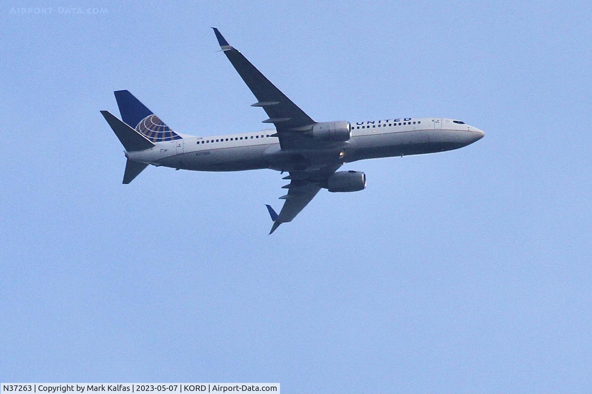 N37263, 2001 Boeing 737-824 C/N 31583, United Airlines B738 N37263 UA1554 DCA-ORD