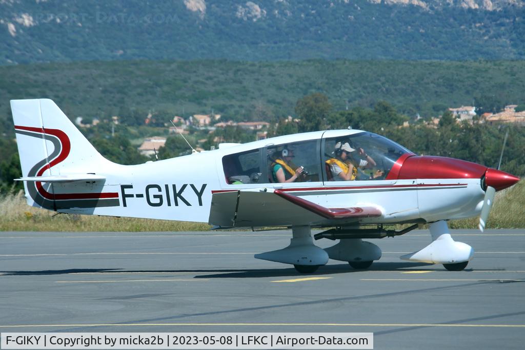 F-GIKY, Robin DR-400-140B Major C/N 1954, Taxiing
