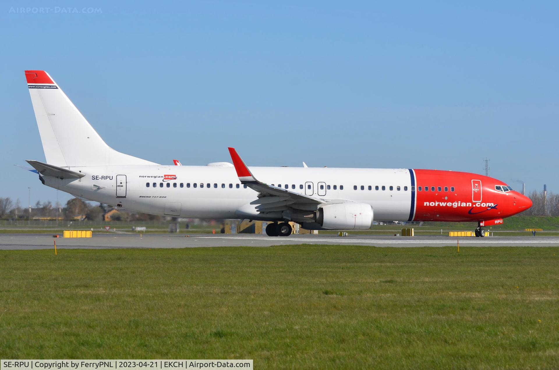 SE-RPU, 2015 Boeing 737-8JP C/N 42078, Norwegian B738 lining-up