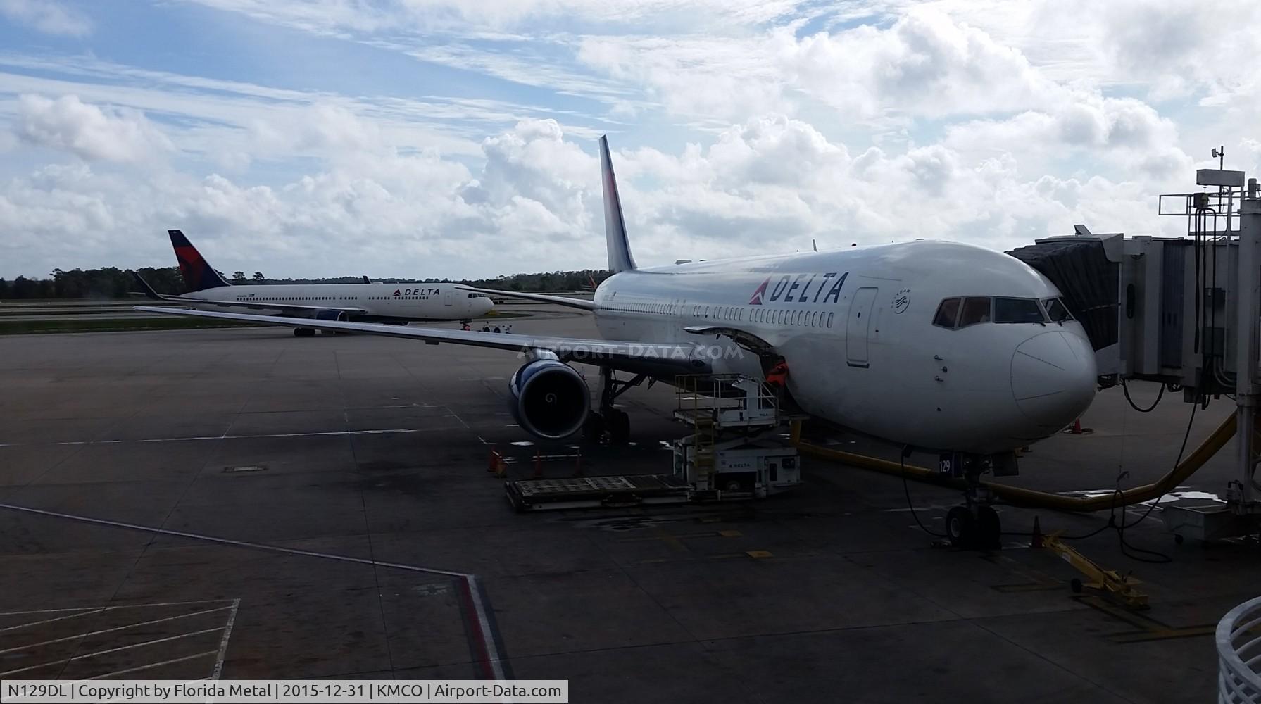 N129DL, 1988 Boeing 767-332 C/N 24079, MCO zx
