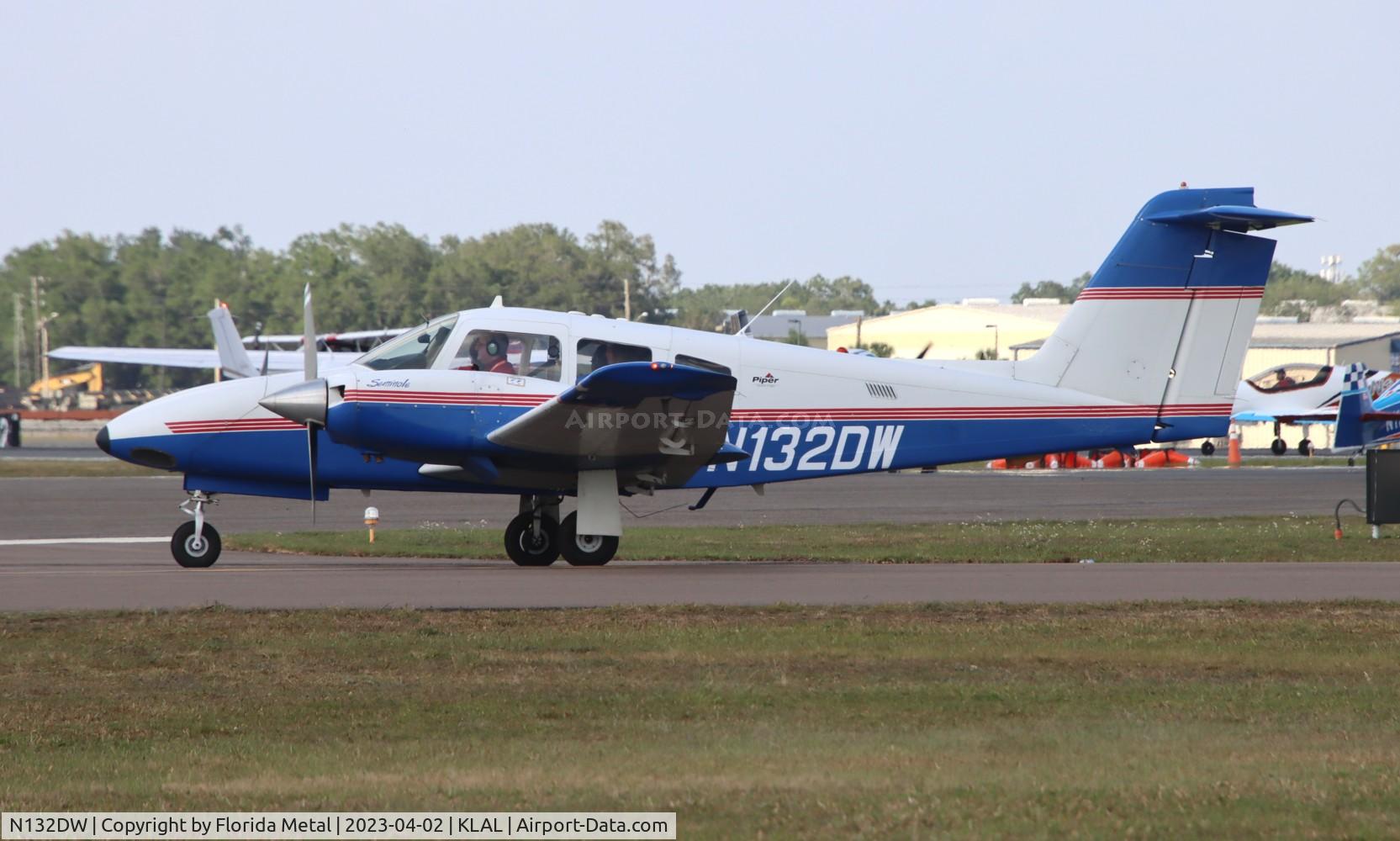 N132DW, 2002 Piper PA-44-180 Seminole C/N 4496139, PA-44 zx