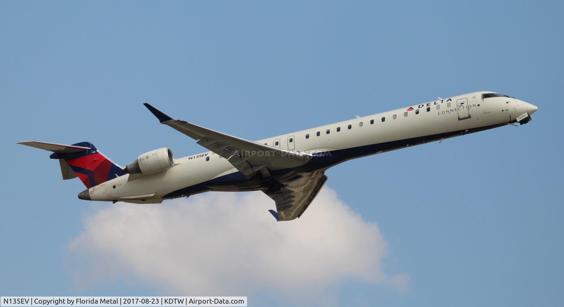 N135EV, 2009 Bombardier CRJ-900ER (CL-600-2D24) C/N 15225, EXP/DAL CRJ9 zx