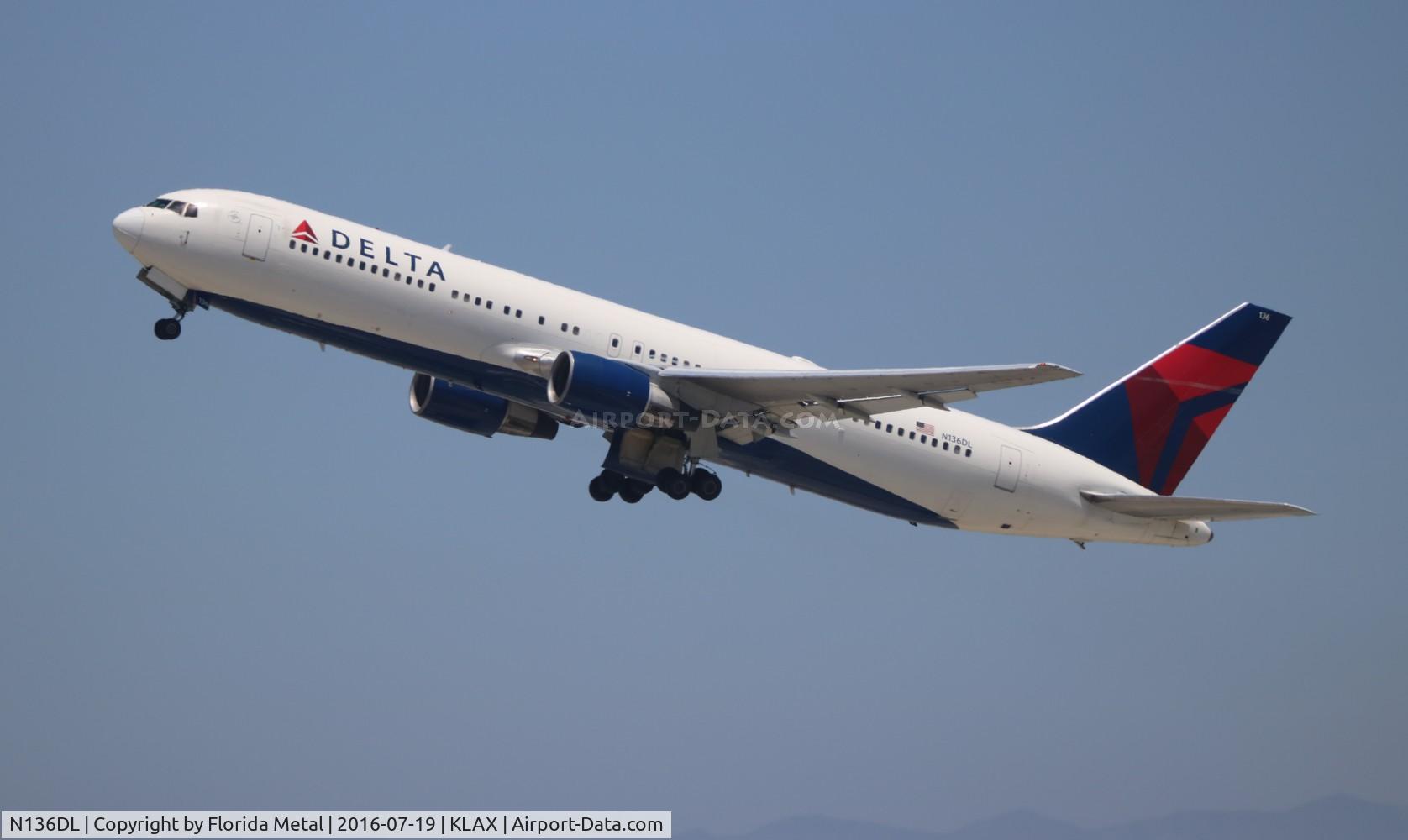 N136DL, 1991 Boeing 767-332 C/N 25146, DAL 763 zx