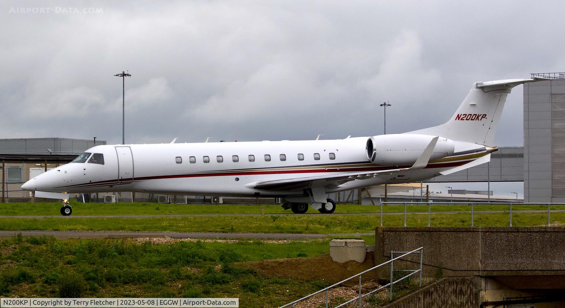 N200KP, 2008 Cessna 510 Citation Mustang Citation Mustang C/N 510-0135, At Luton