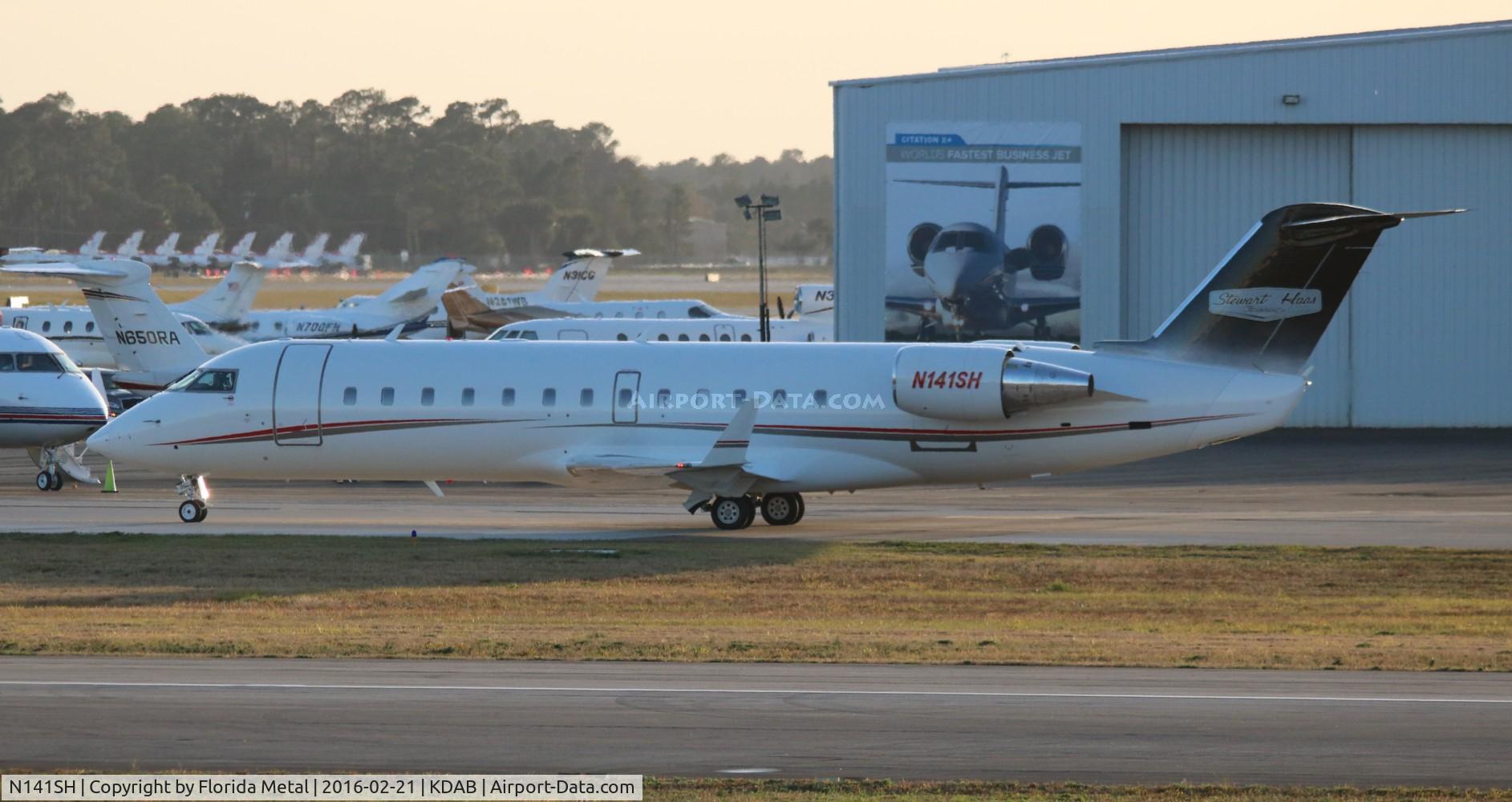 N141SH, 1997 Bombardier CRJ-200LR (CL-600-2B19) C/N 7206, Stewart Haas Racing zx