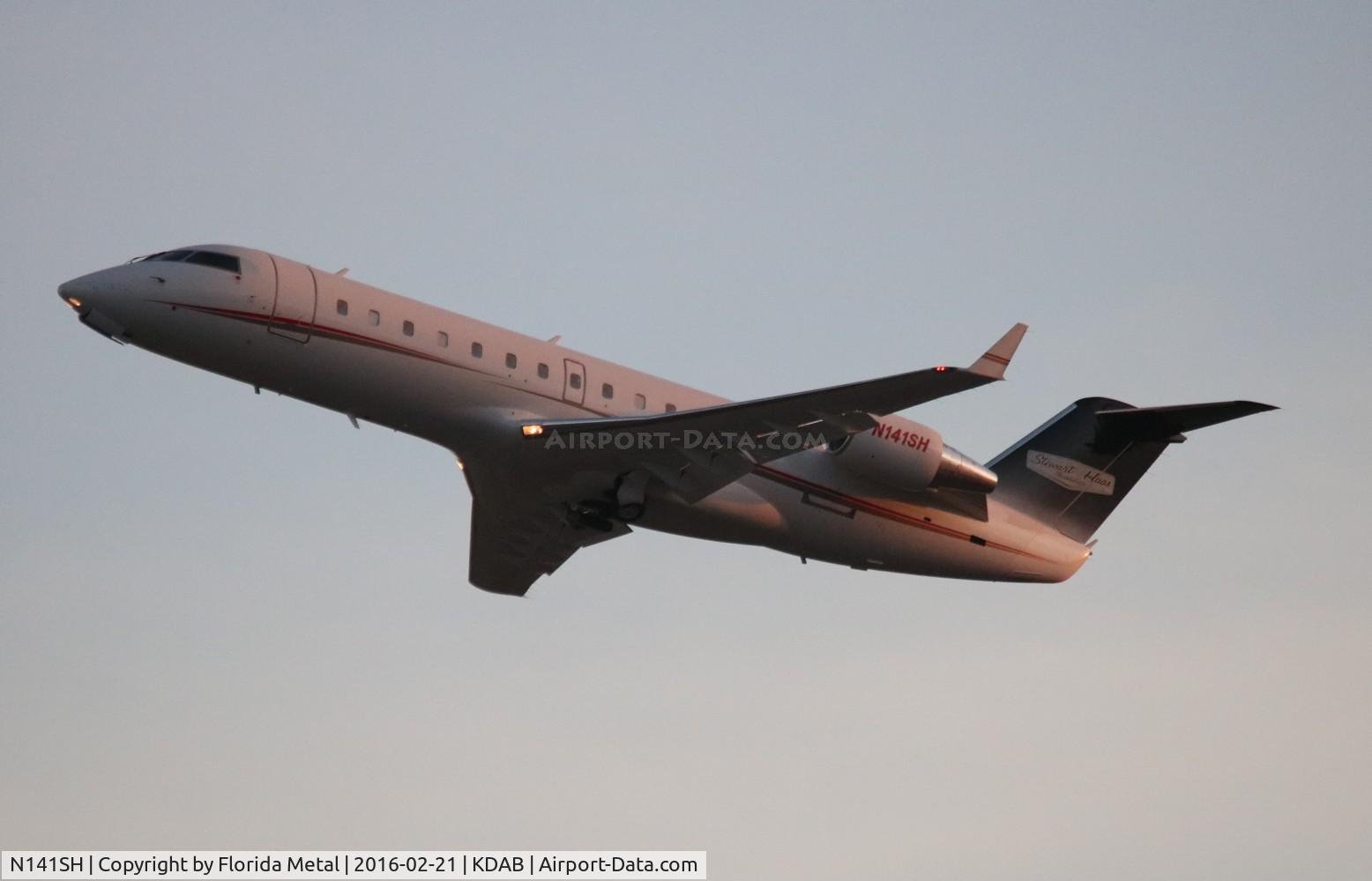 N141SH, 1997 Bombardier CRJ-200LR (CL-600-2B19) C/N 7206, Private CRJ zx