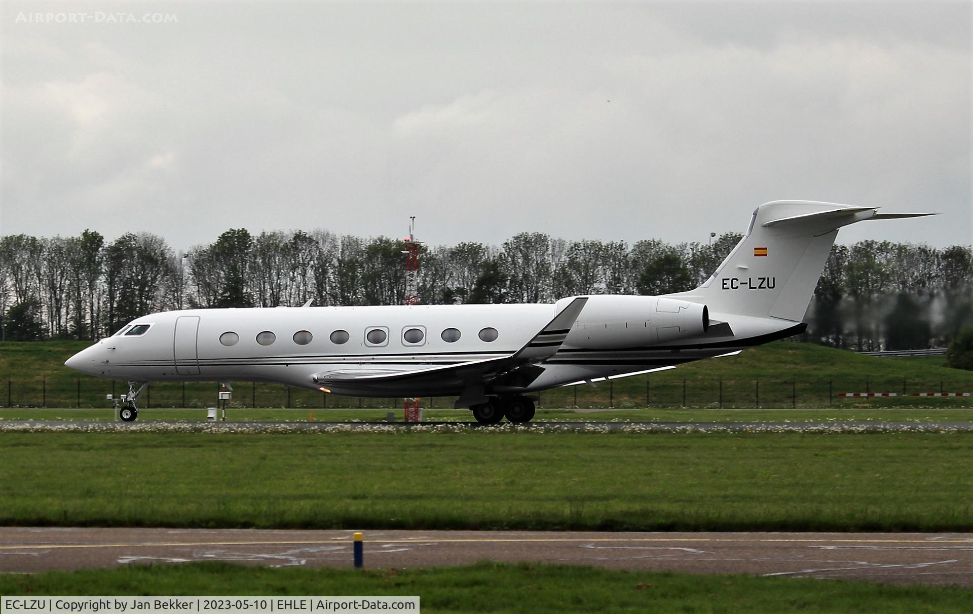 EC-LZU, 2013 Gulfstream G-VI (G650) C/N 6066, Starting on runway 23 Lelystad Airport