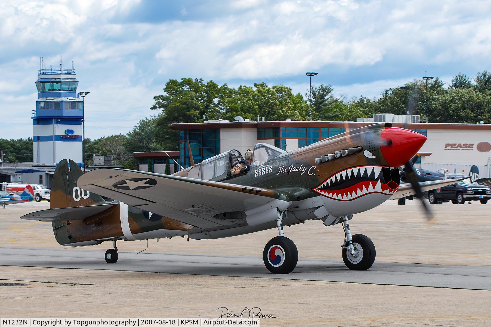 N1232N, 1943 Curtiss P-40N Warhawk C/N 27483, Warhawk taxiing to the active