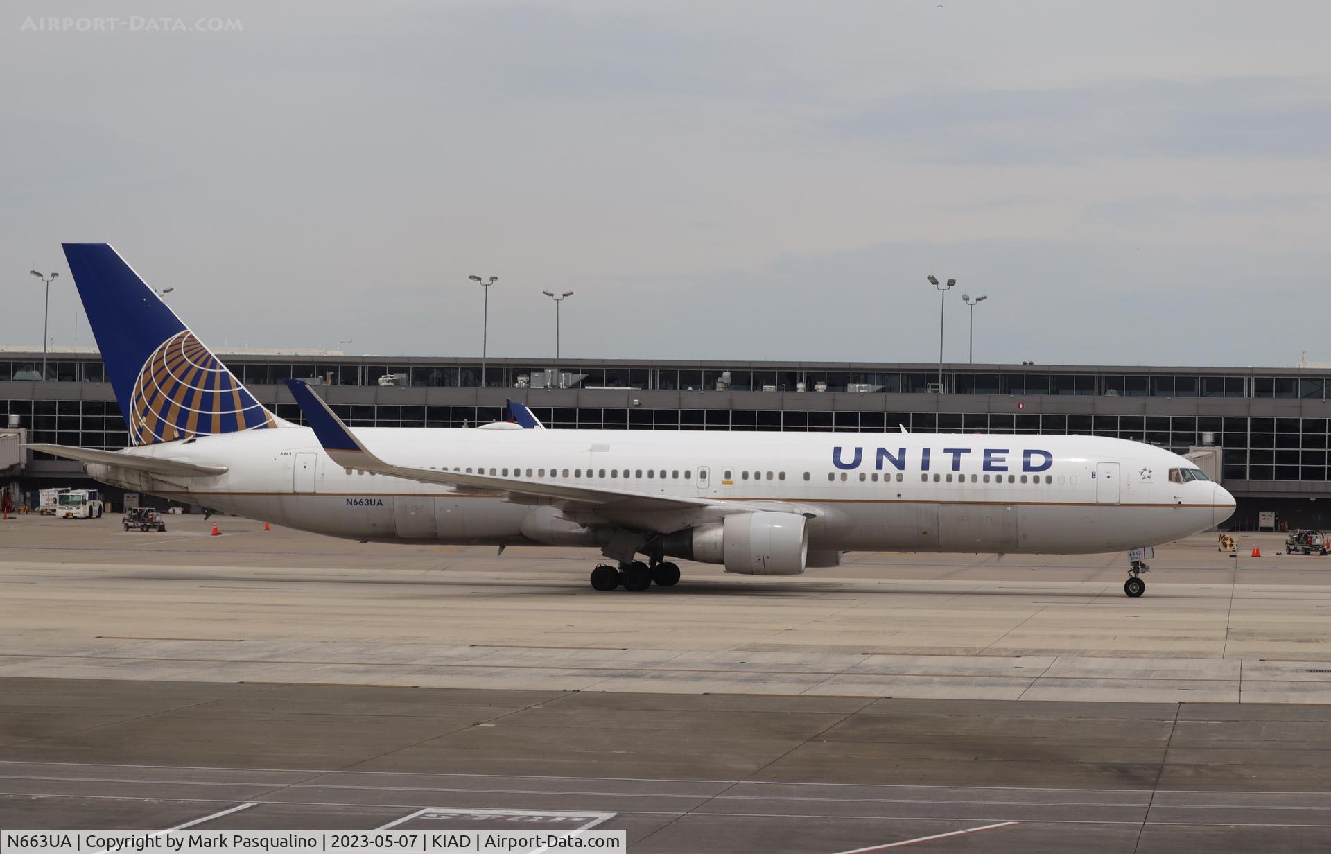N663UA, 1993 Boeing 767-322 C/N 27160, Boeing 767-322