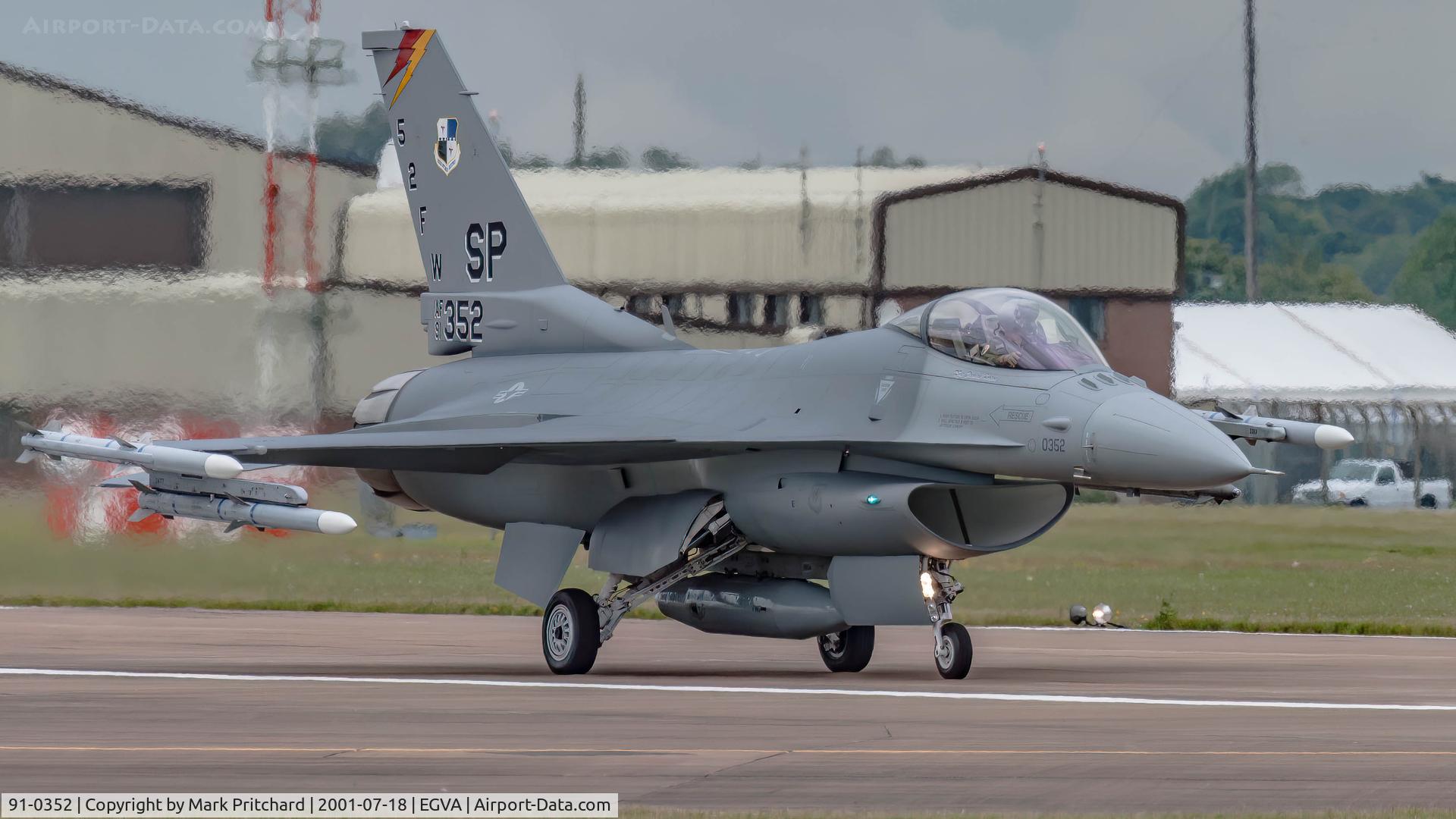 91-0352, 1993 General Dynamics F-16CJ Fighting Falcon C/N CC-50, Shot at RIAT 2011