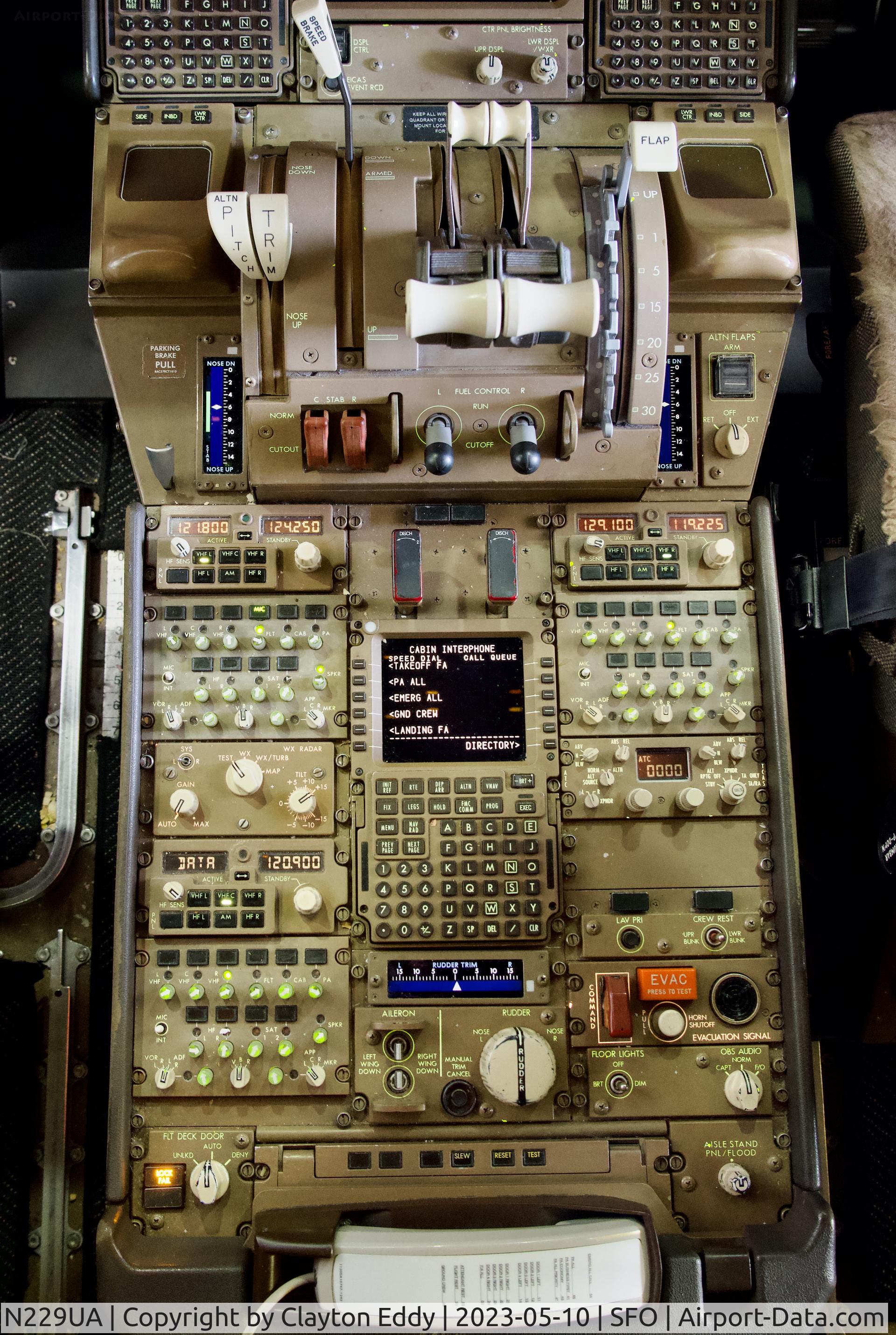N229UA, 2002 Boeing 777-222 C/N 30557, Flightdeck SFO 2023.