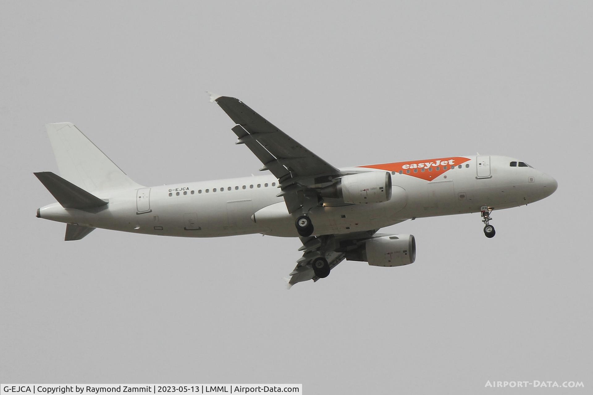 G-EJCA, 2013 Airbus A320-214 C/N 5874, A320 G-EJCA Easyjet