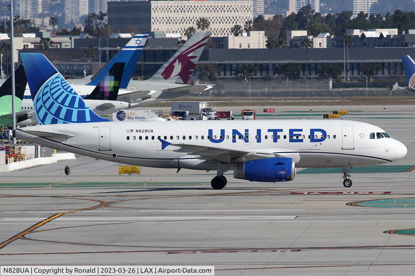 N828UA, 1999 Airbus A319-131 C/N 1031, at lax