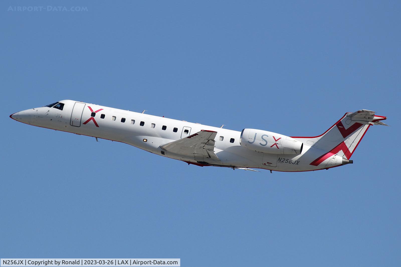 N256JX, 2000 Embraer ERJ-135LR (EMB-135LR) C/N 145211, at lax