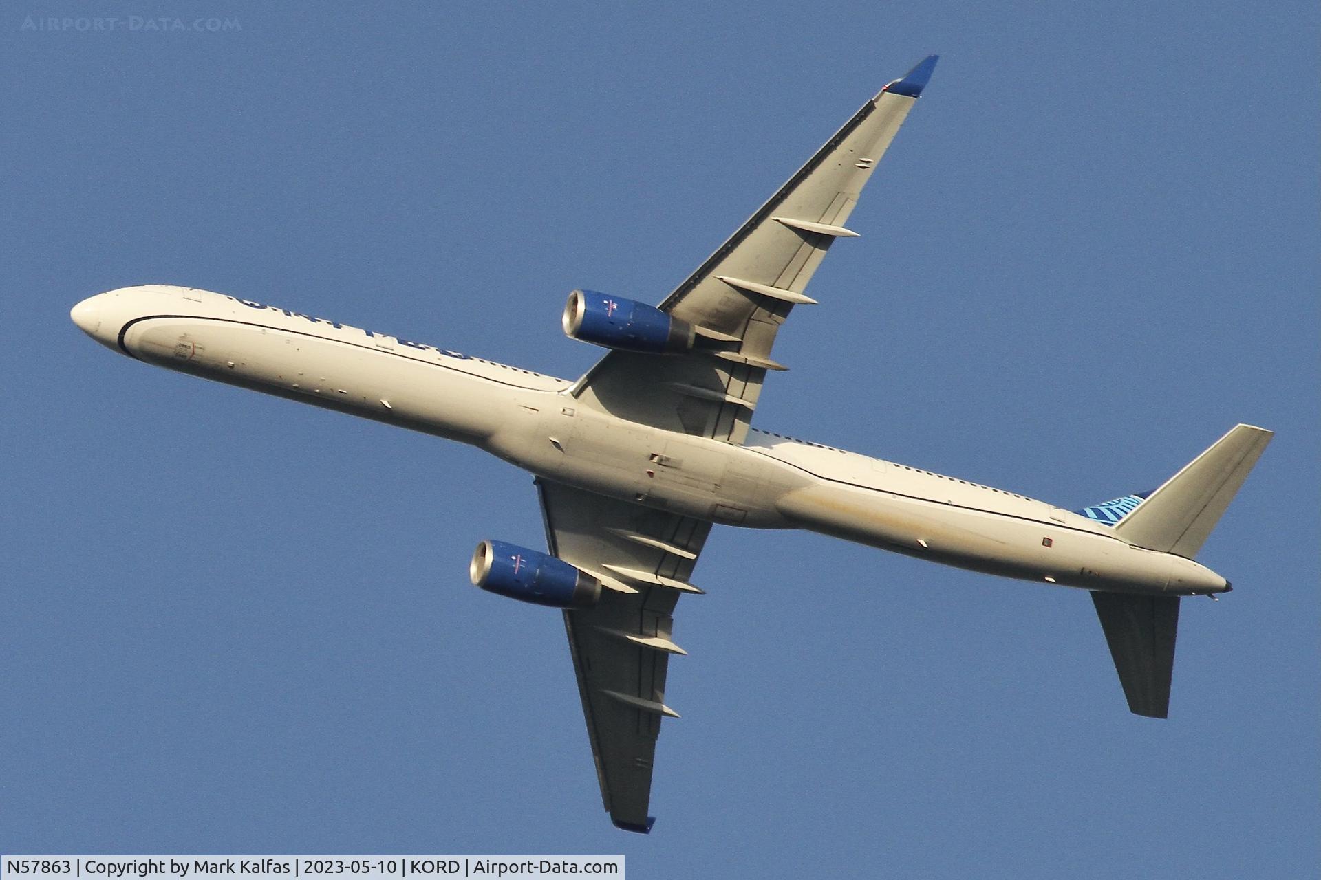 N57863, 2001 Boeing 757-33N C/N 32587, United Airlines Boeing 757-33N, N57863 operating as UA1828 from MCO to ORD, turning inbound to intercept 10C at O'hare.