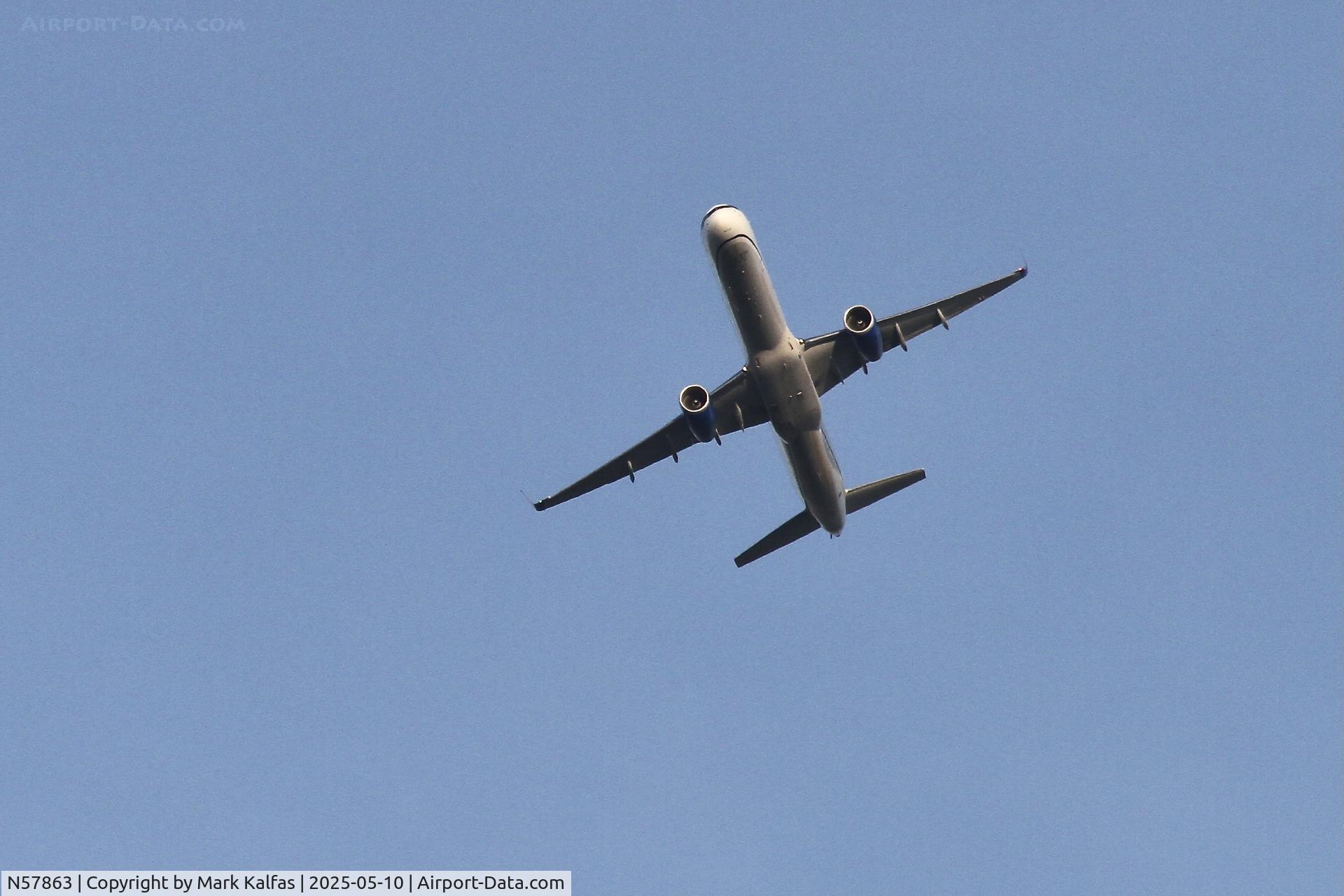 N57863, 2001 Boeing 757-33N C/N 32587, United Airlines Boeing 757-33N, N57863 operating as UA1828 from MCO to ORD, turning inbound to intercept 10C at O'hare.