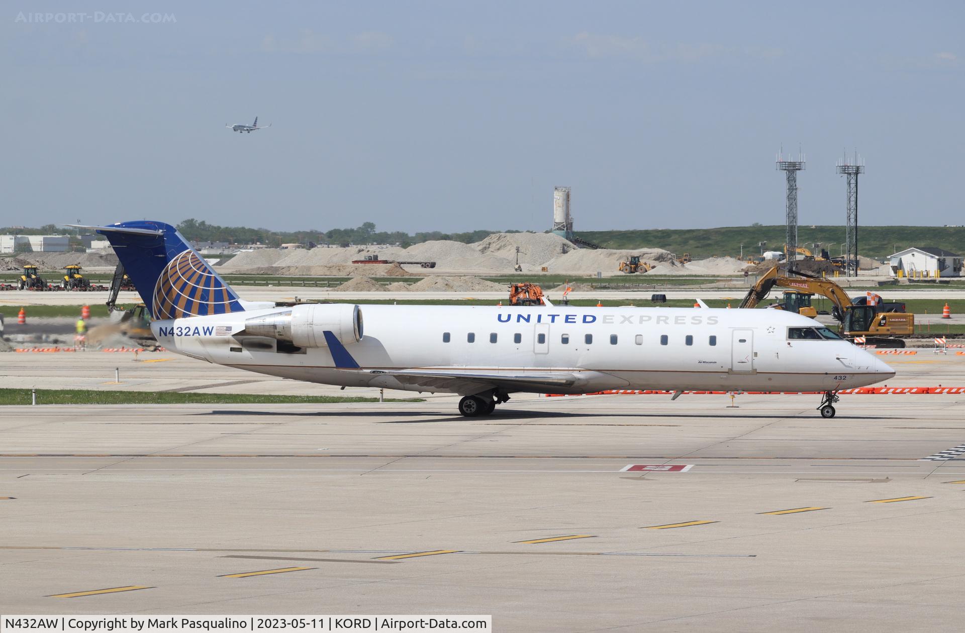 N432AW, 1998 Bombardier CRJ-200ER (CL-600-2B19) C/N 7257, CL-600-2B19