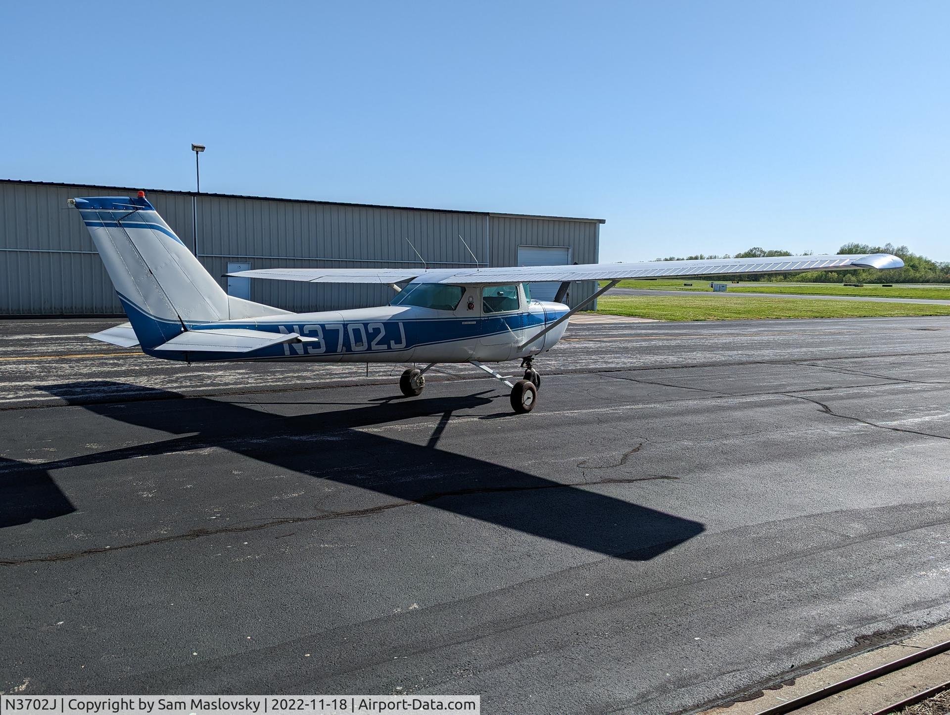 N3702J, 1966 Cessna 150G C/N 15065002, KMDH Carbondale IL