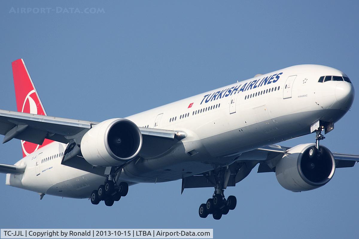 TC-JJL, 2011 Boeing 777-3F2/ER C/N 40793, at ist